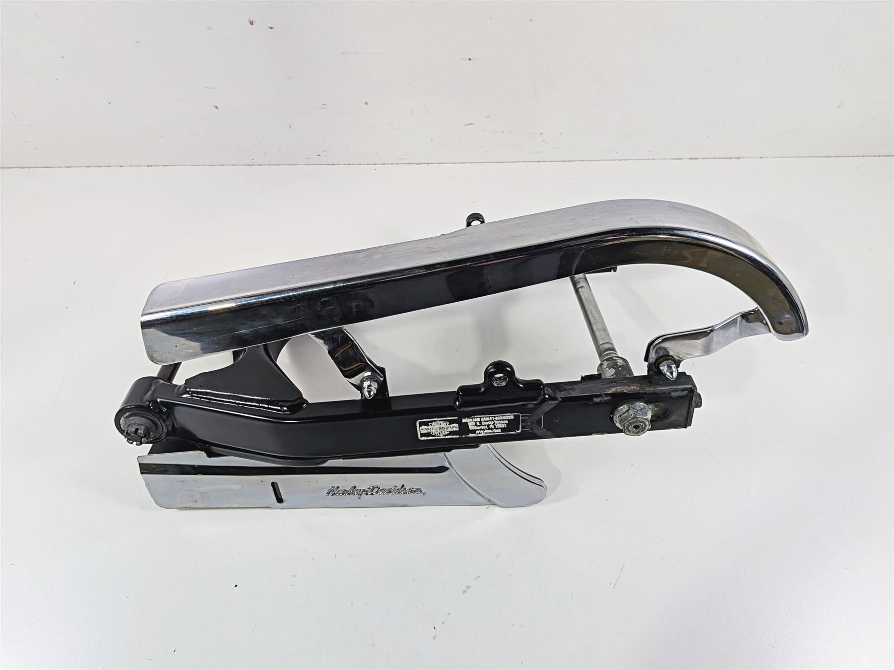 1998 Harley Dyna FXDL Low Rider Swingarm & Belt Guards 47820-90A {{ shop.shopifyCountryName }} - Mototech271