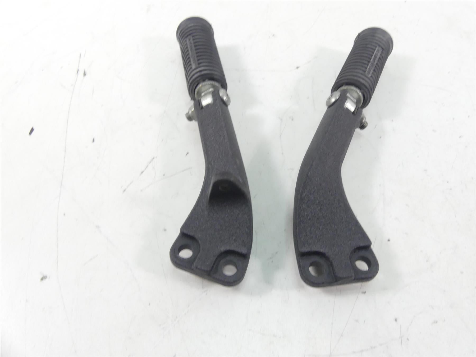 2009 Harley FXDF Dyna Fat Bob Nice Rear Passenger Footpeg Set 49224-06A 49230-06 {{ shop.shopifyCountryName }} - Mototech271