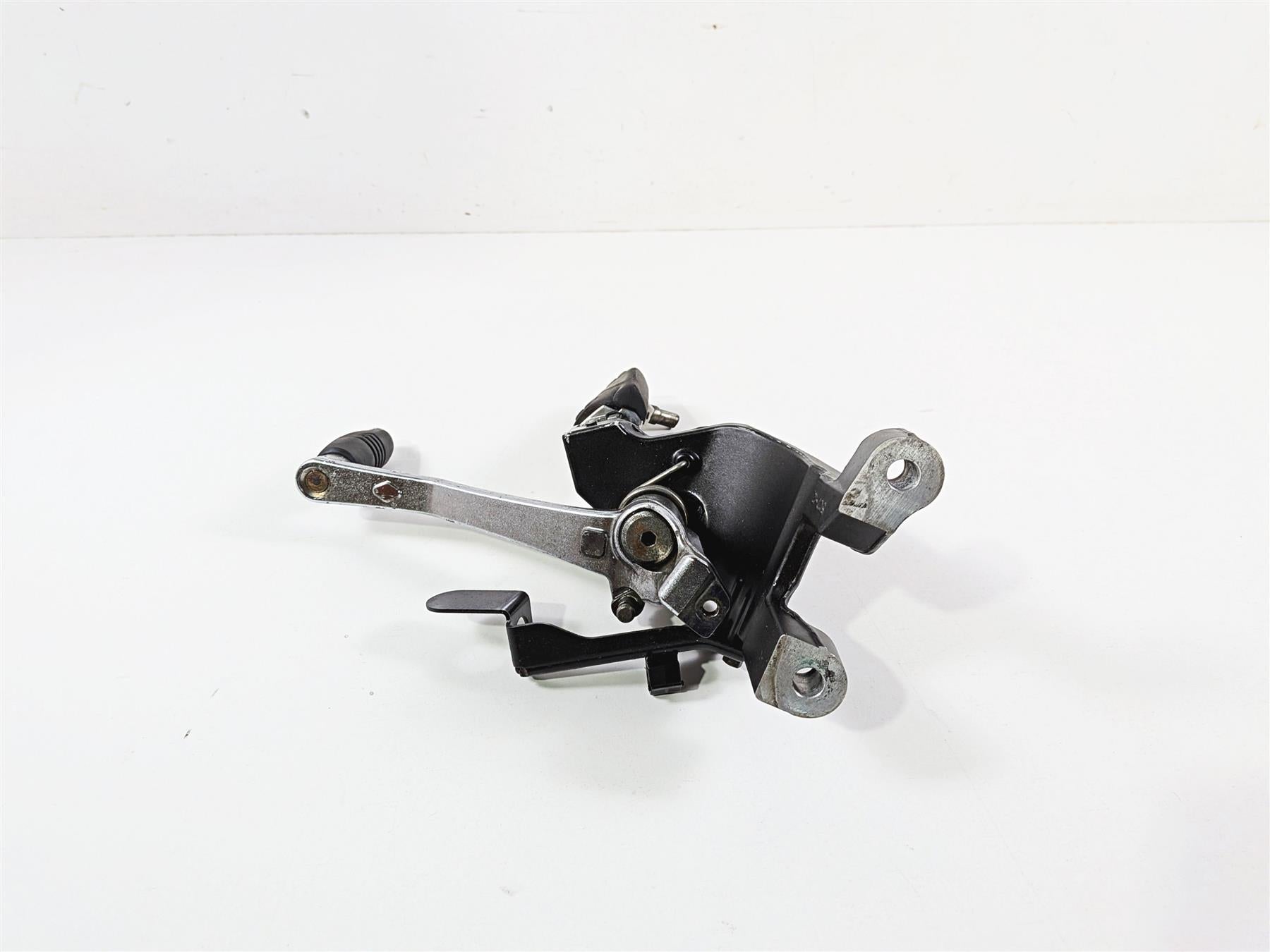 2012 Yamaha XV1900 Raider S Right Foot Peg & Brake Pedal 5C7-27420-00-00 {{ shop.shopifyCountryName }} - Mototech271