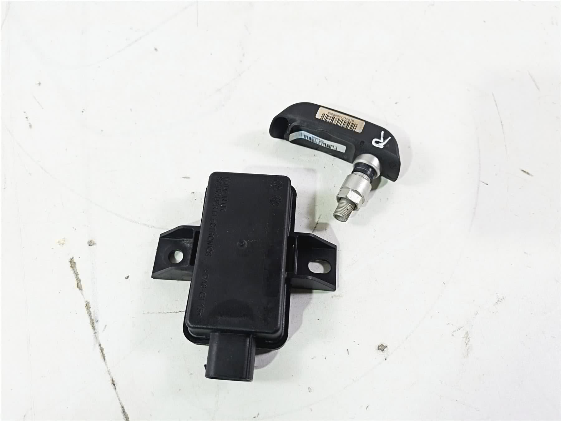 2015 BMW R1200GS Adv K51 Rdc Sensor & Rear Tire Pressure Sensor 65758546222 {{ shop.shopifyCountryName }} - Mototech271