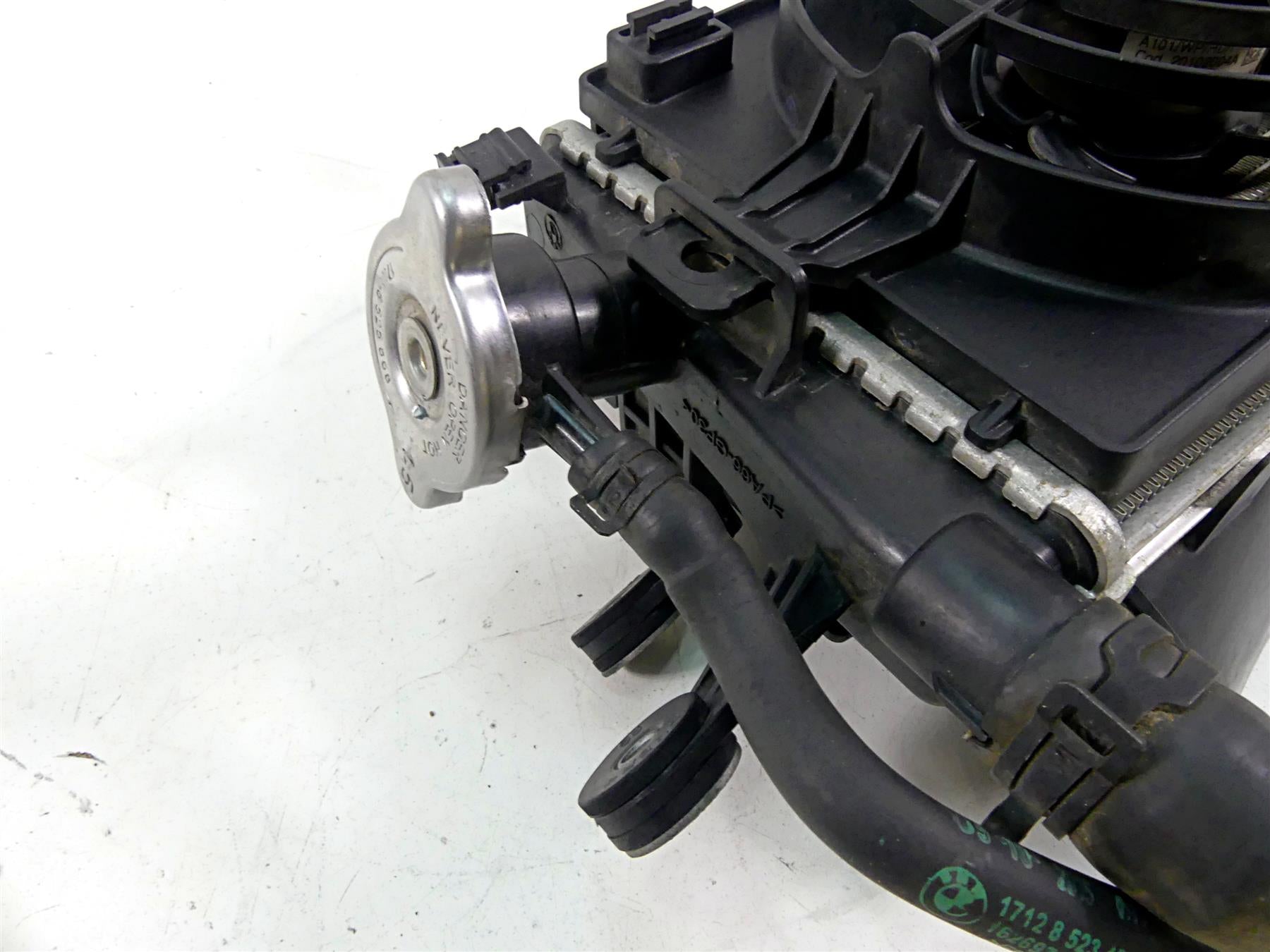 2016 BMW R1200GS Adv K51 Right Radiator Fan Reservoir & Cover 17118546416 {{ shop.shopifyCountryName }} - Mototech271