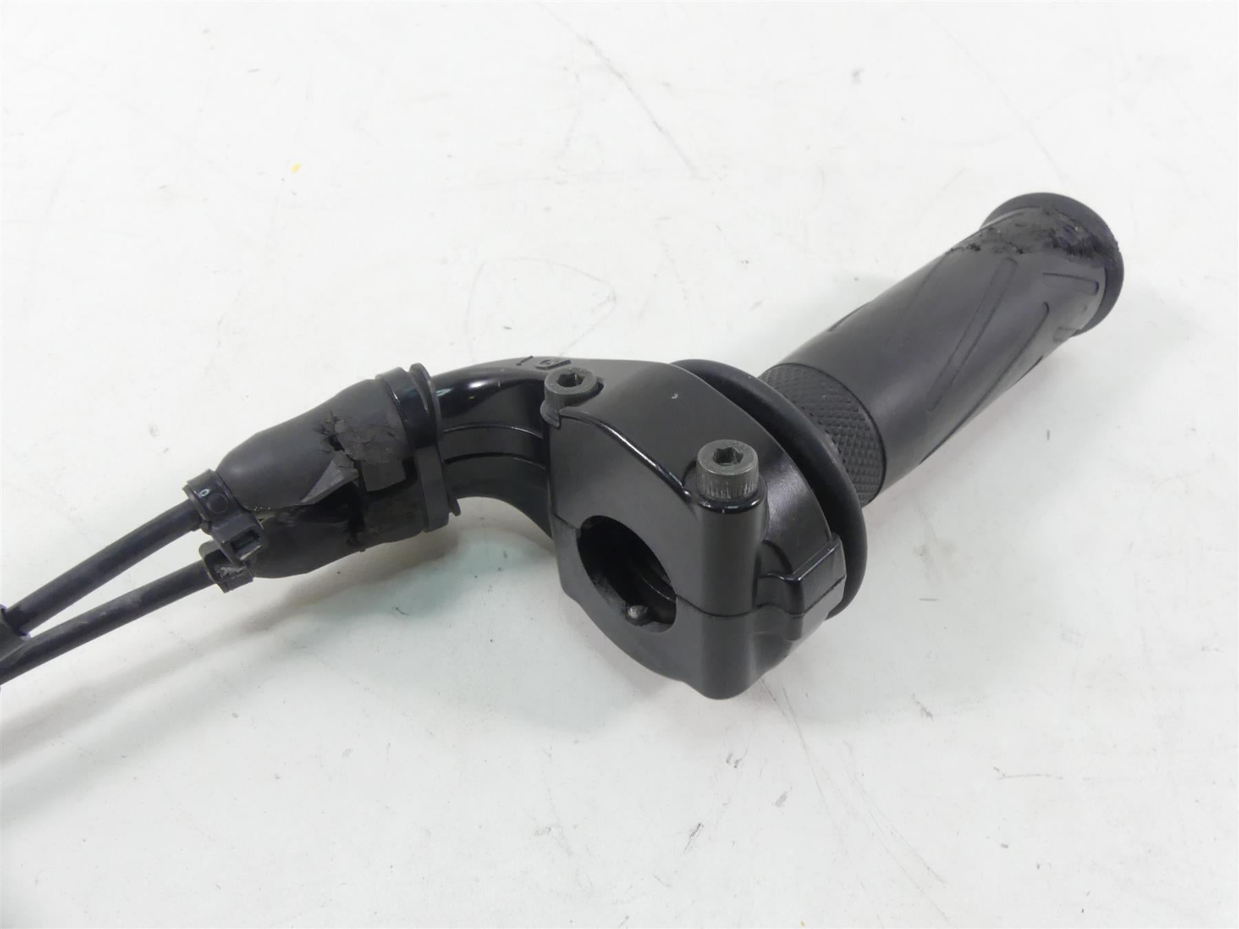 2015 Yamaha MT09 FZ09 Throttle Hand Grip Cable Set 3XW-26282-01-00 {{ shop.shopifyCountryName }} - Mototech271