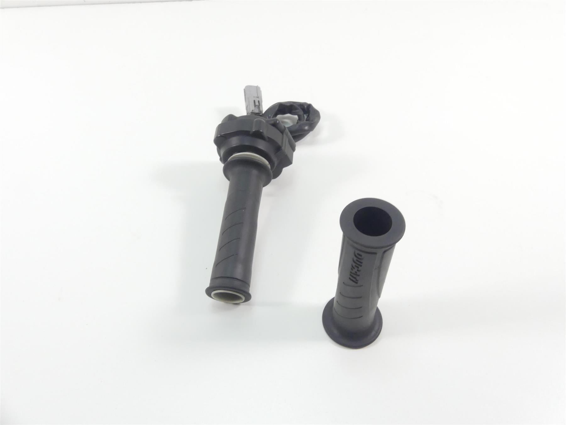 2017 Ducati 939 S Supersport E-Throttle Grip Handle Set 66020093B {{ shop.shopifyCountryName }} - Mototech271