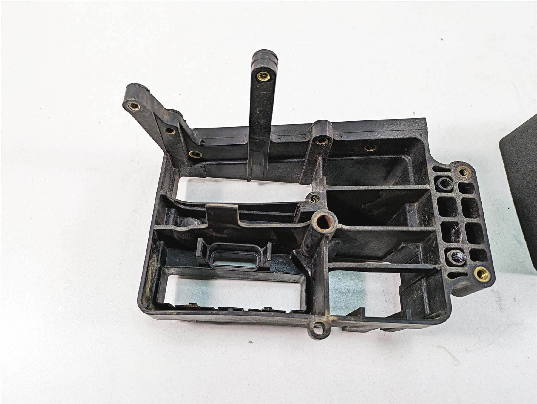 2009 Harley FXDF Dyna Fat Bob Electrical Tray Holder Stay & Cover Set 70367-04 {{ shop.shopifyCountryName }} - Mototech271