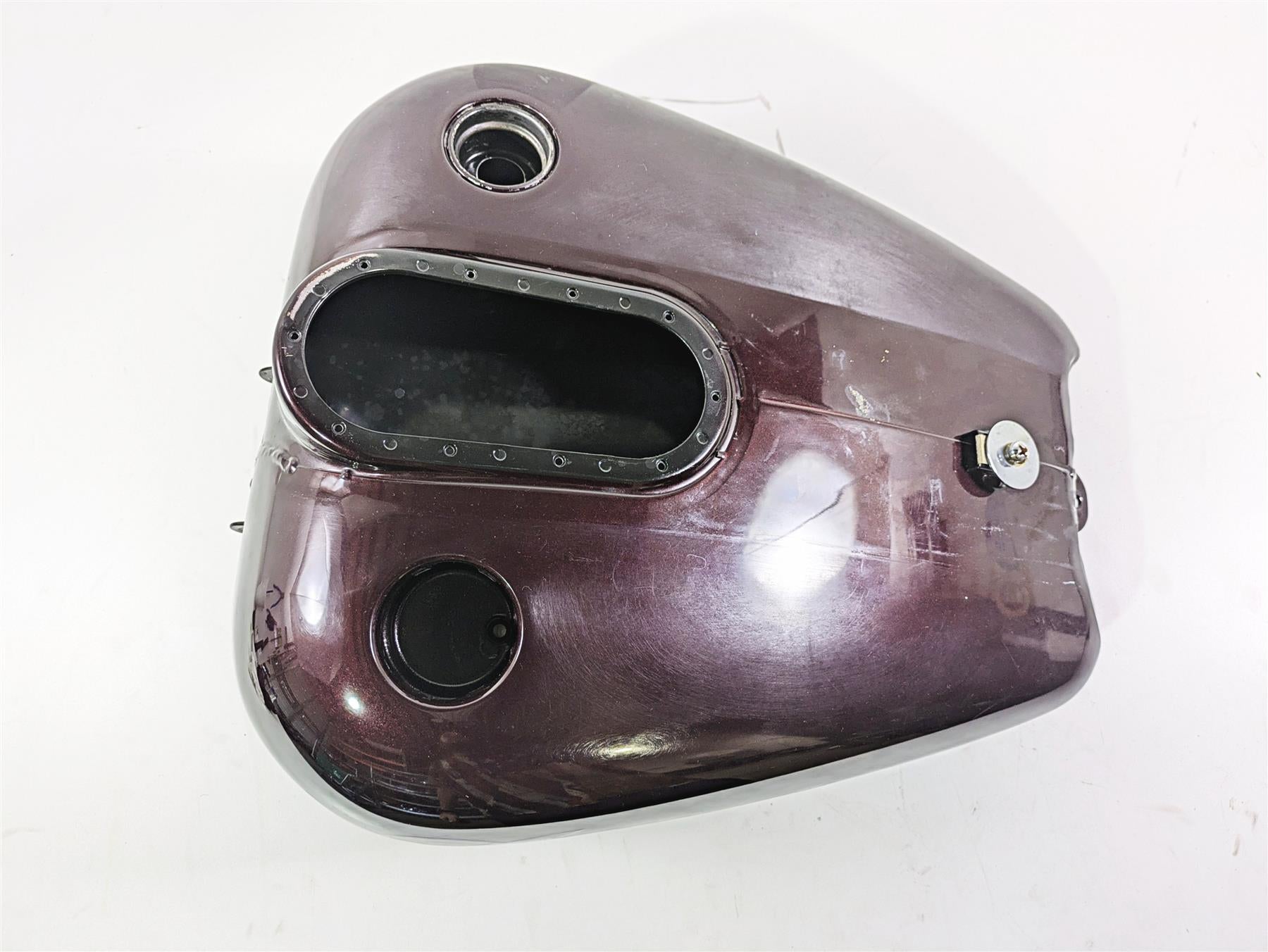 2005 Harley Touring FLHRI Road King Fuel Gas Petrol Tank READ 61268-03 {{ shop.shopifyCountryName }} - Mototech271