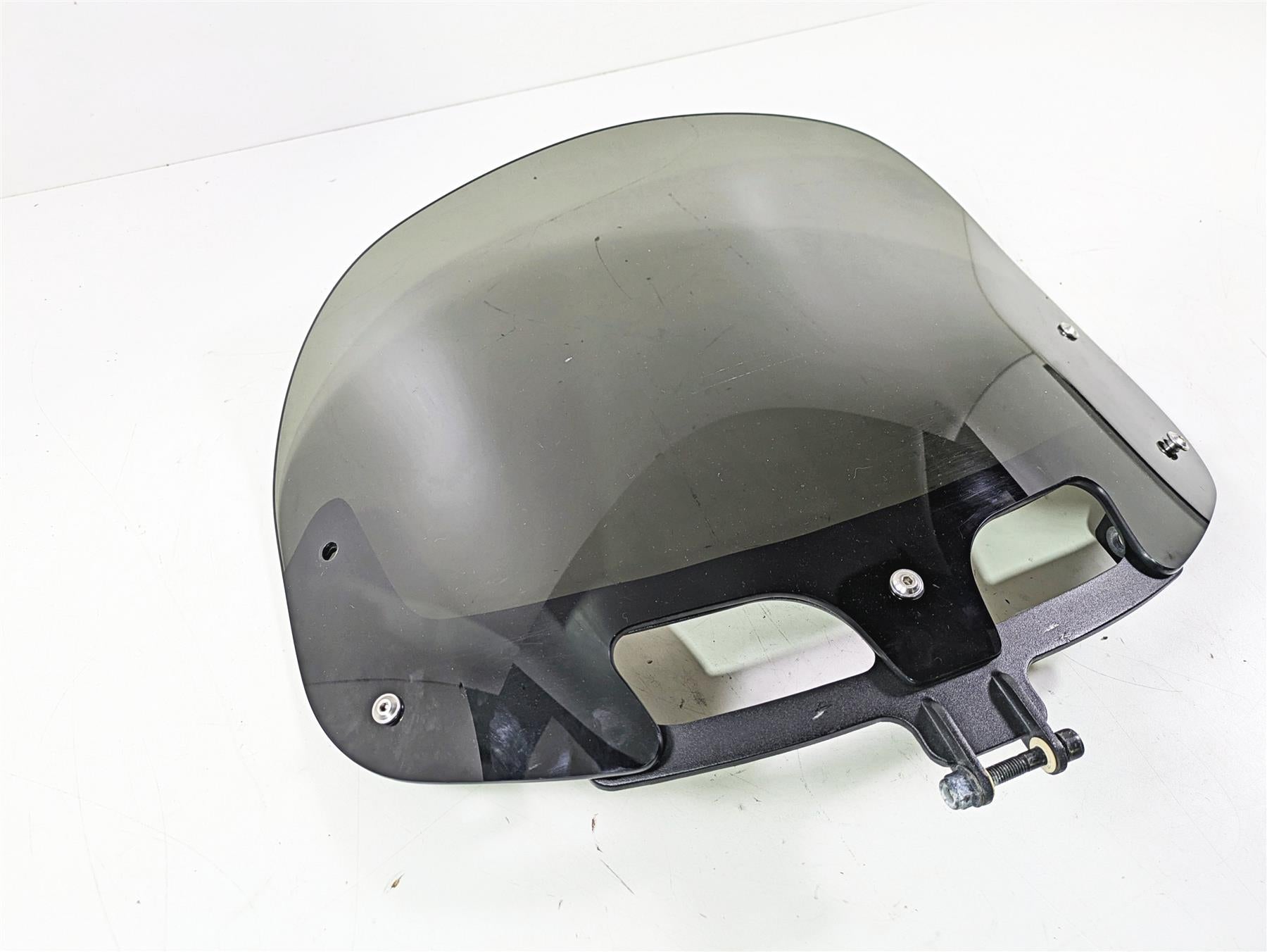 2018 Indian Chieftain Limited Short Windshield Wind Shield & Bracket 2881797 | Mototech271
