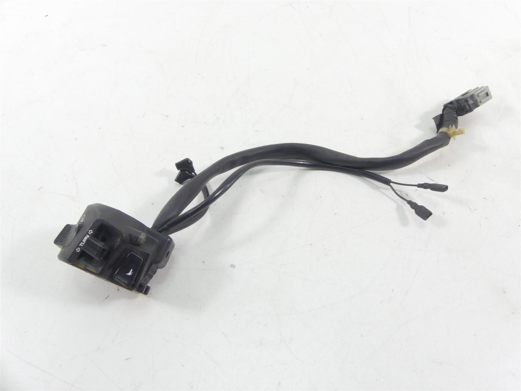 2004 Honda CBR1000RR SC57 Left Hand Horn Light Control Switch 35200-MEL-670 {{ shop.shopifyCountryName }} - Mototech271
