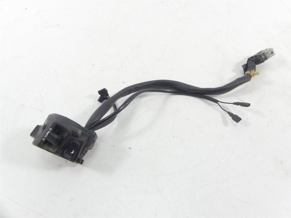 2004 Honda CBR1000RR SC57 Left Hand Horn Light Control Switch 35200-MEL-670 {{ shop.shopifyCountryName }} - Mototech271