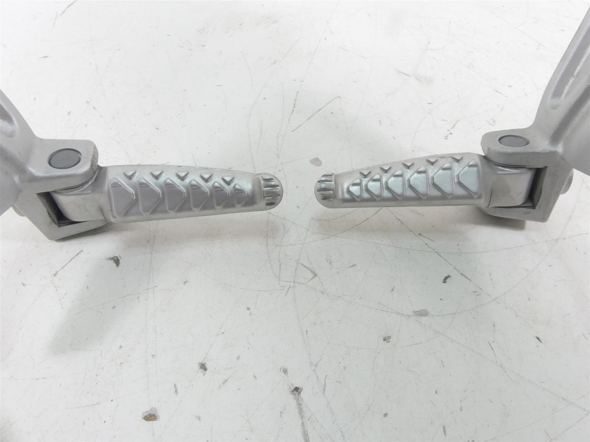 2021 Aprilia RS 660 Rear Passenger Footpeg Foot Peg Rest Set 2B005206 2B005205 {{ shop.shopifyCountryName }} - Mototech271