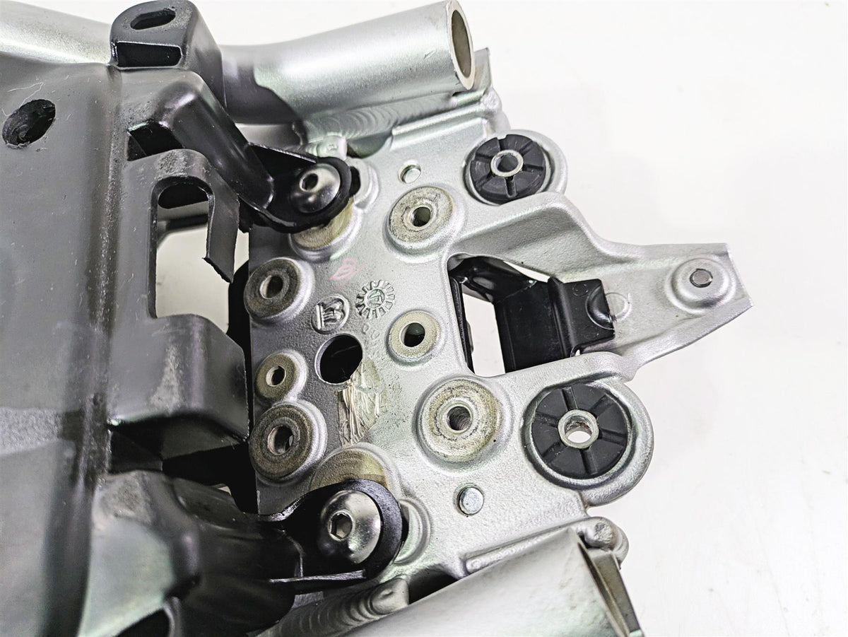 2019 Triumph Speed Triple RS 1050 Subframe Sub Frame & Inner Fender T2079742 {{ shop.shopifyCountryName }} - Mototech271