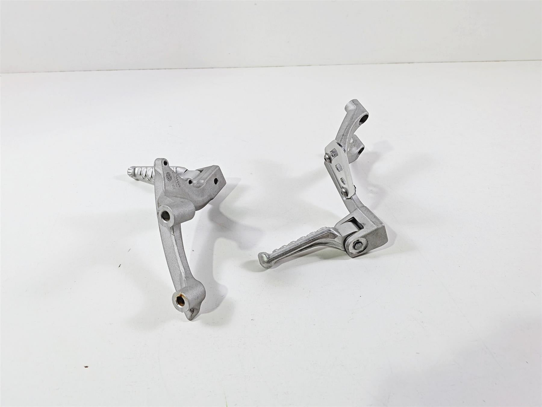 2014 Aprilia RSV4 RR Factory Rear Passenger Foot Peg Rest Set 893996 893997 {{ shop.shopifyCountryName }} - Mototech271