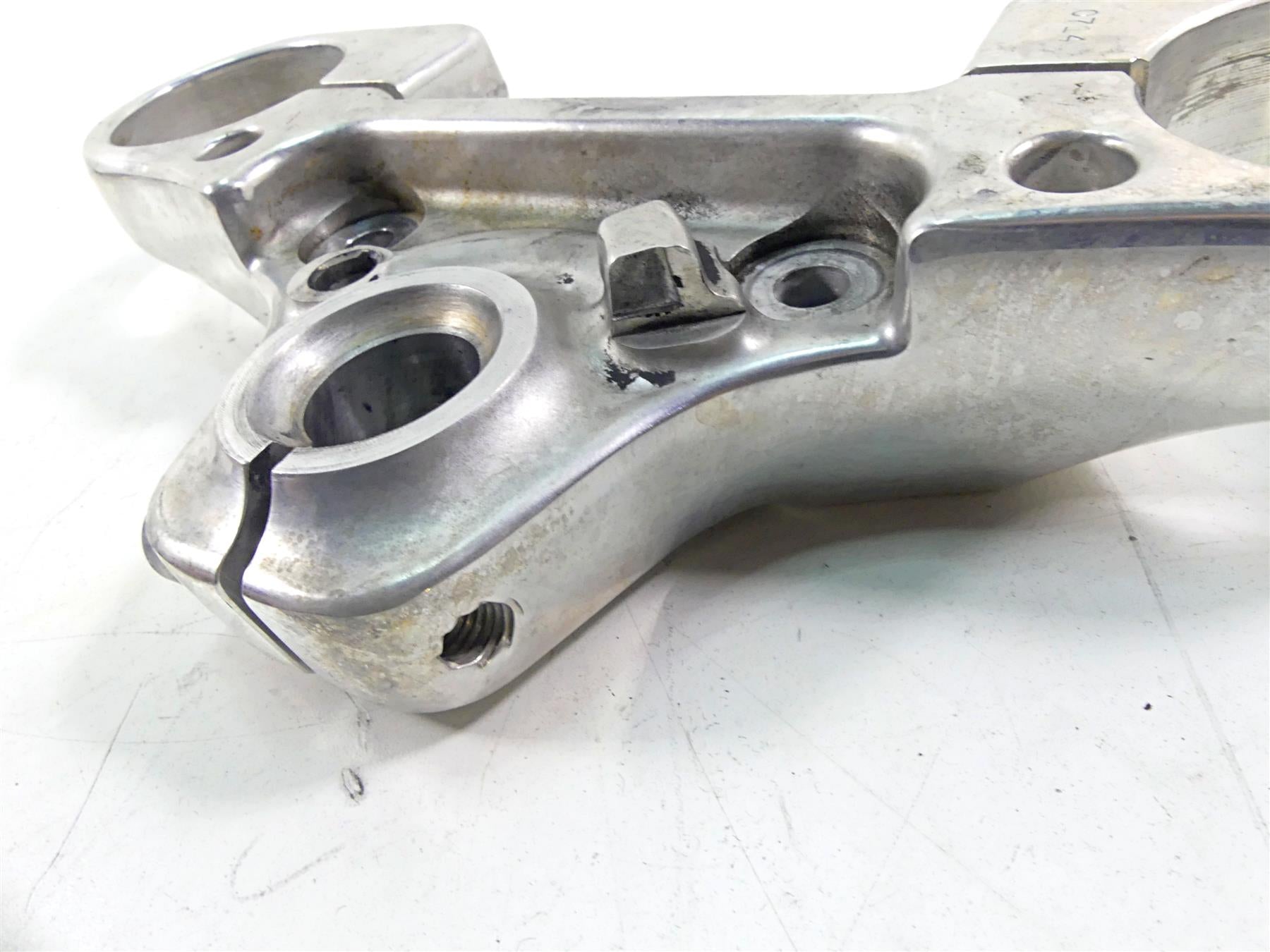 2015 Harley VRSCF Muscle V-Rod Upper Triple Tree Steering Clamp 46891-09C {{ shop.shopifyCountryName }} - Mototech271