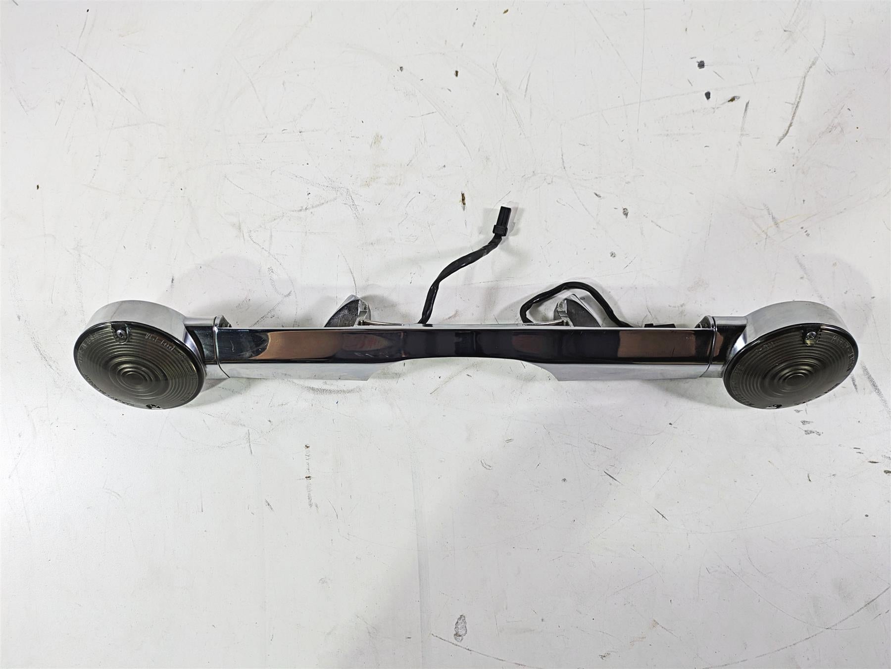 2008 Harley Touring FLHTCU E-Glide 105TH Rear Turn Signal Blinker Bar 68510-74C {{ shop.shopifyCountryName }} - Mototech271