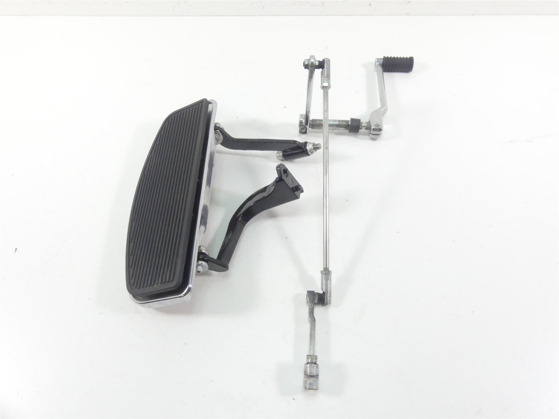 2016 Harley Touring FLHTP Electra Glide Left Floor Board & Shifter 50622-09 {{ shop.shopifyCountryName }} - Mototech271