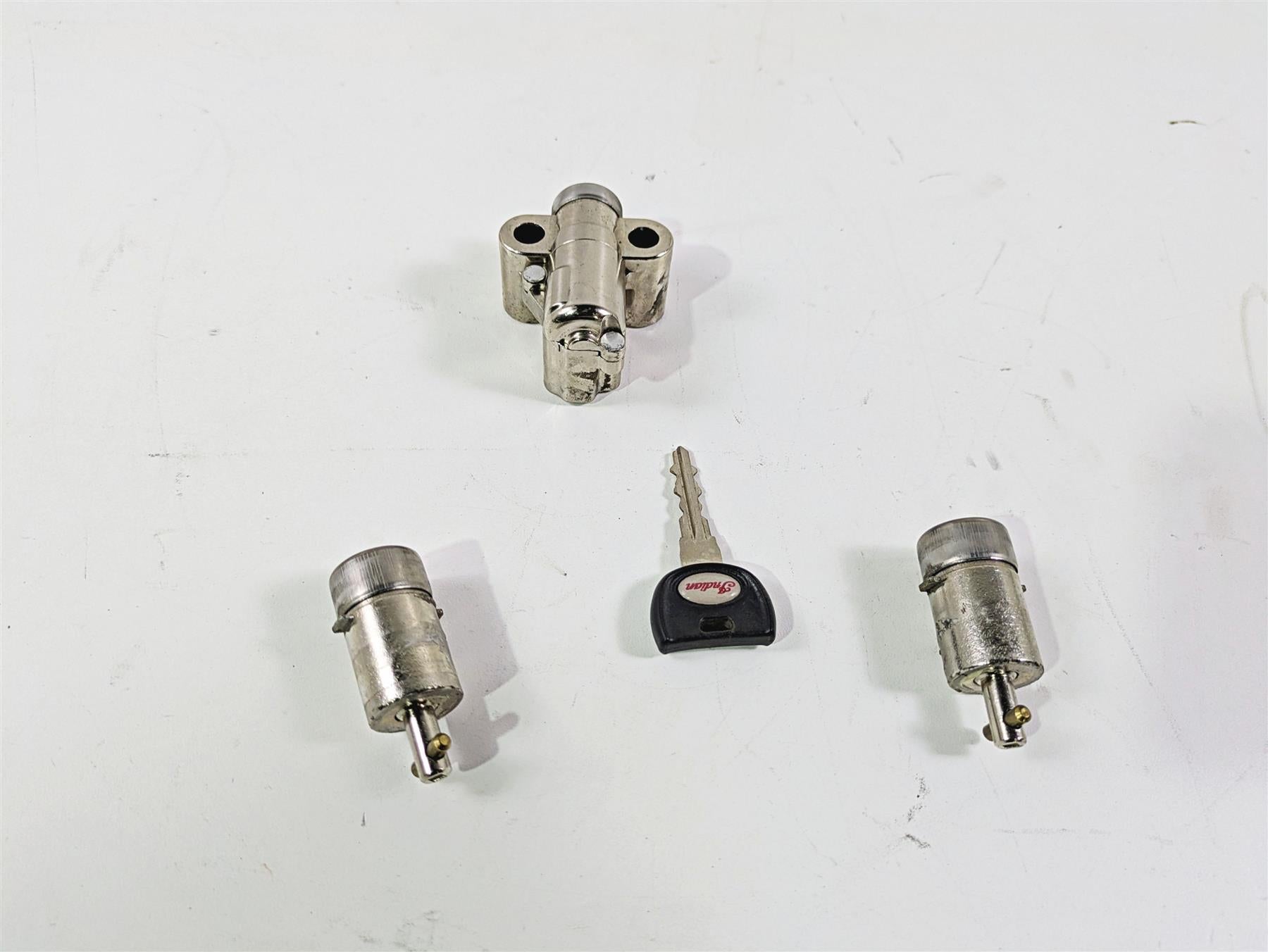 2018 Indian Springfield Dark Horse Fork Saddlebag Locks & Key Set 2635146 {{ shop.shopifyCountryName }} - Mototech271