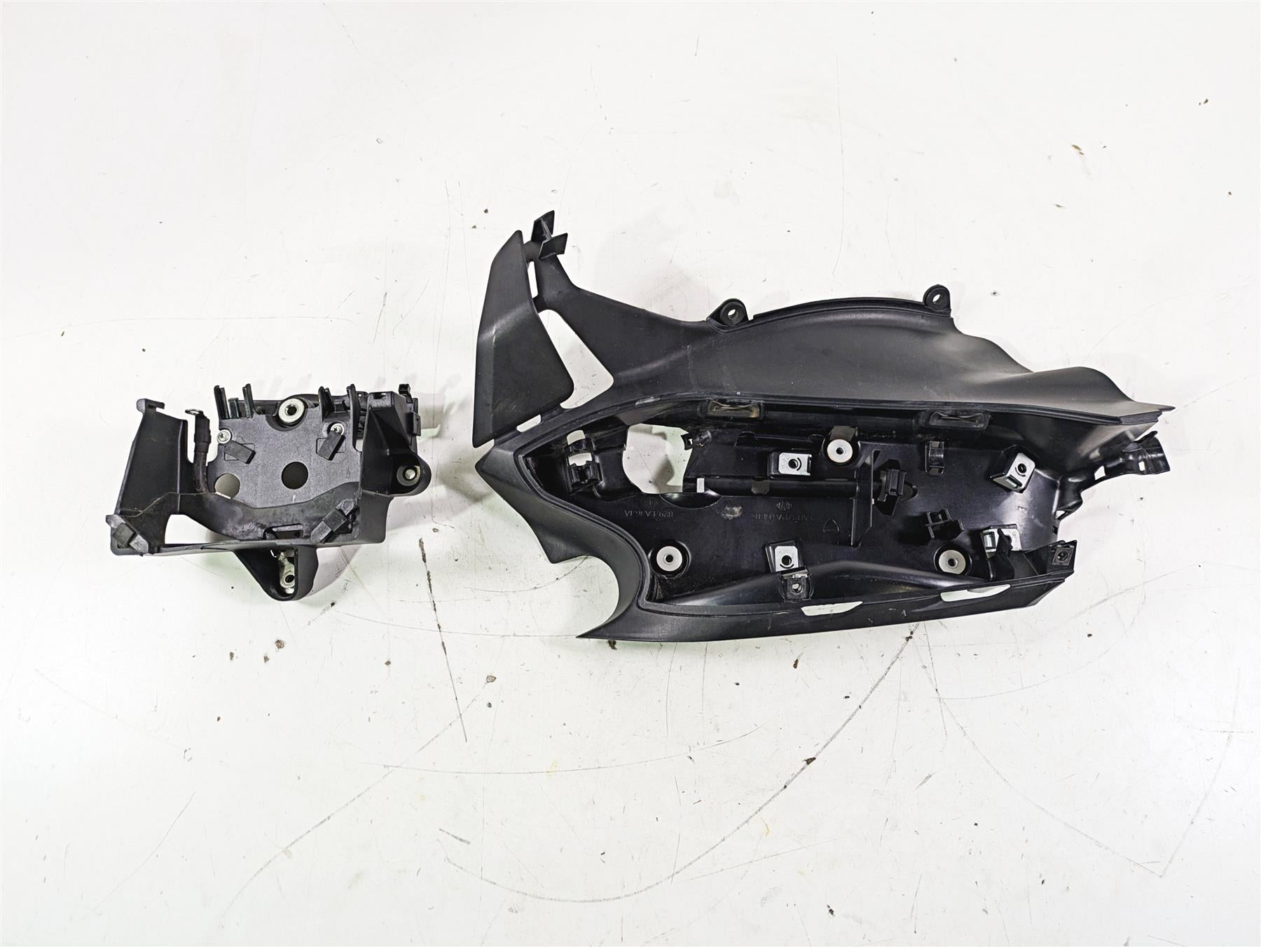 2015 Ducati Panigale 1299 S Cdi & Battery Holder Set 8291A361A 8291A541B {{ shop.shopifyCountryName }} - Mototech271