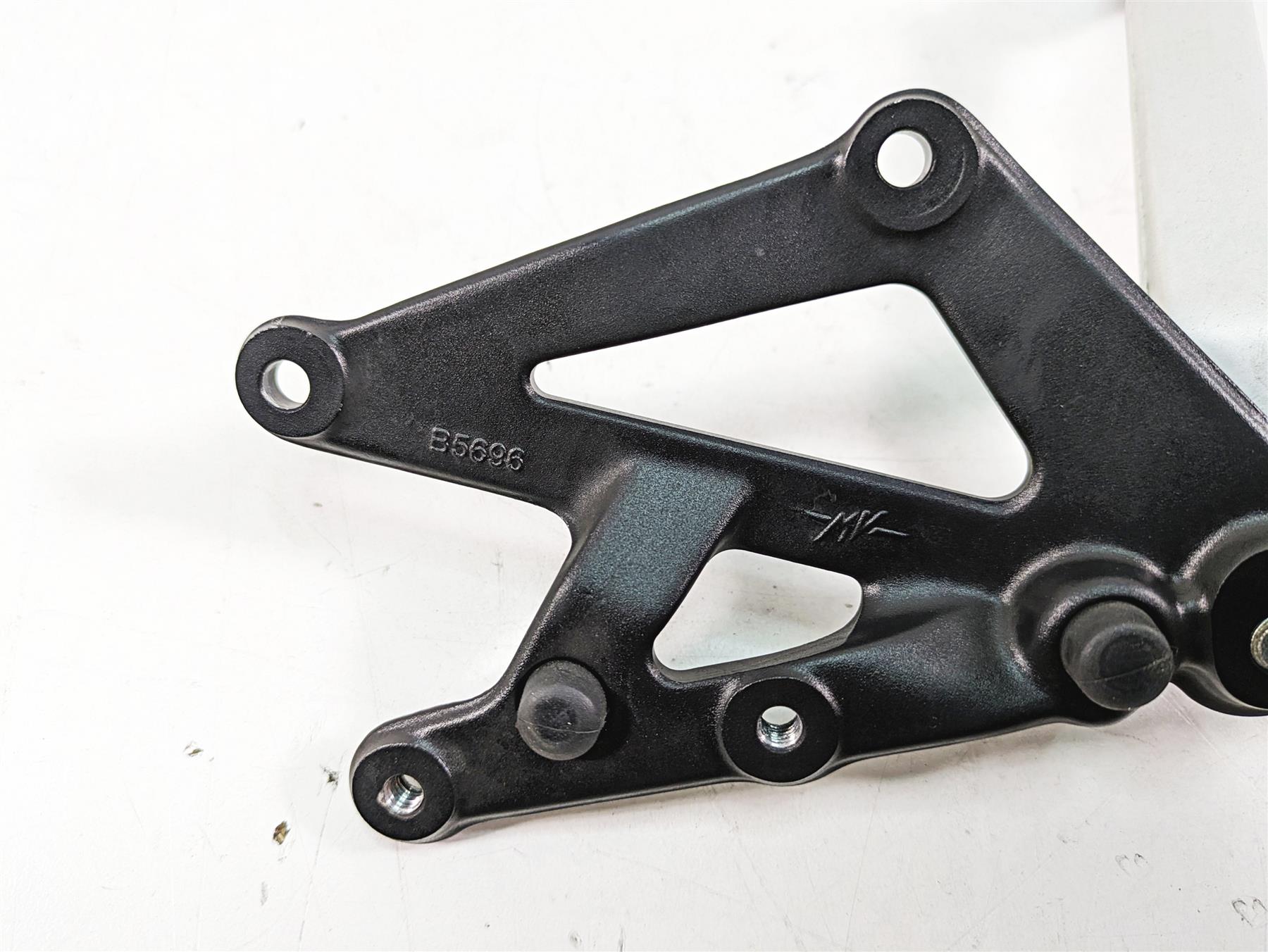 2017 Mv Agusta Dragster 800 Rear Brake Pedal & Mount Plate 8000B6262 B6596 {{ shop.shopifyCountryName }} - Mototech271