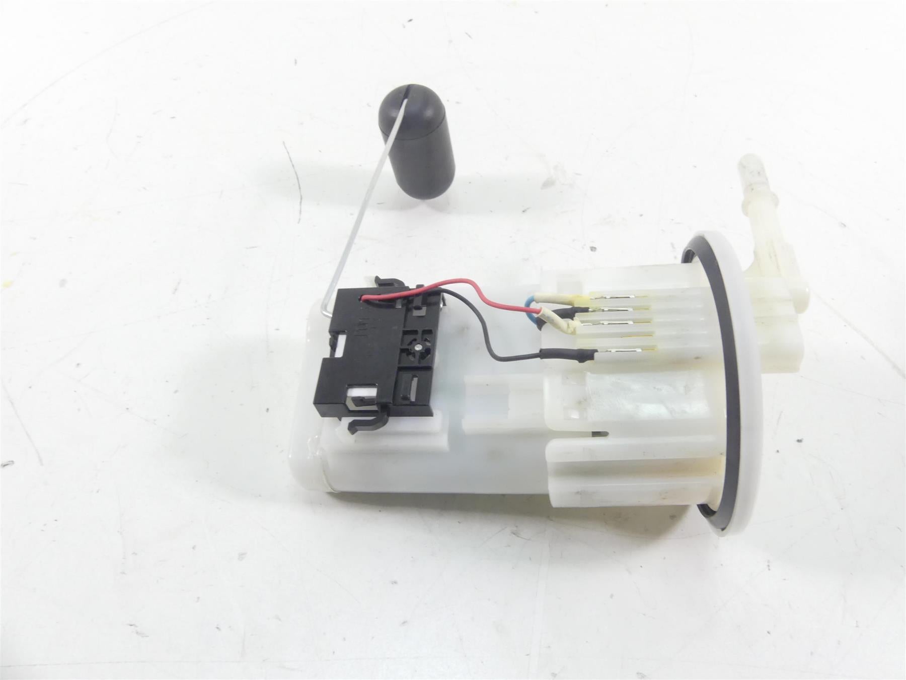 2022 Yamaha MT09 FZ09 Fuel Gas Petrol Pump 1RC-13907-01-00 {{ shop.shopifyCountryName }} - Mototech271