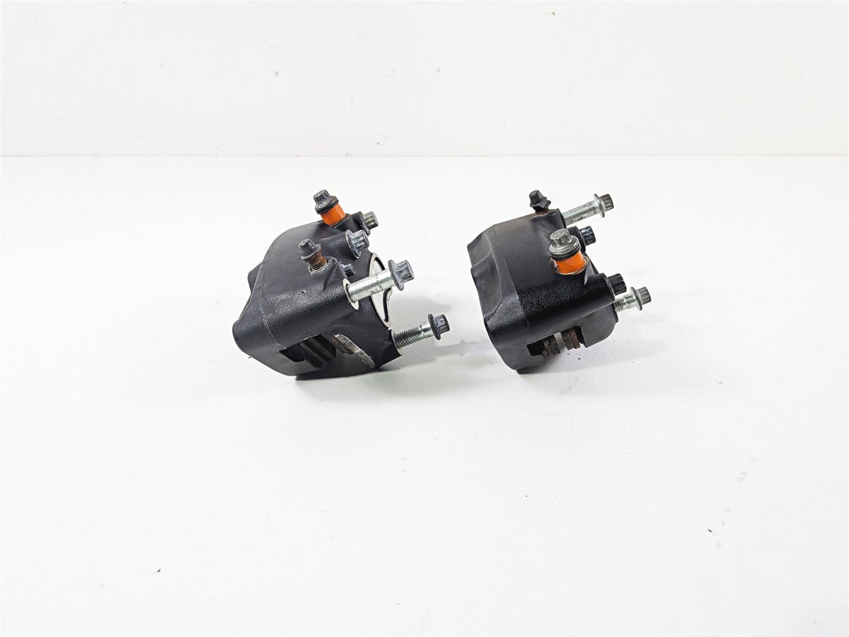 2000 Harley Touring FLHRCI Road King Front Brake Caliper Set 44023-00C 44046-00D {{ shop.shopifyCountryName }} - Mototech271