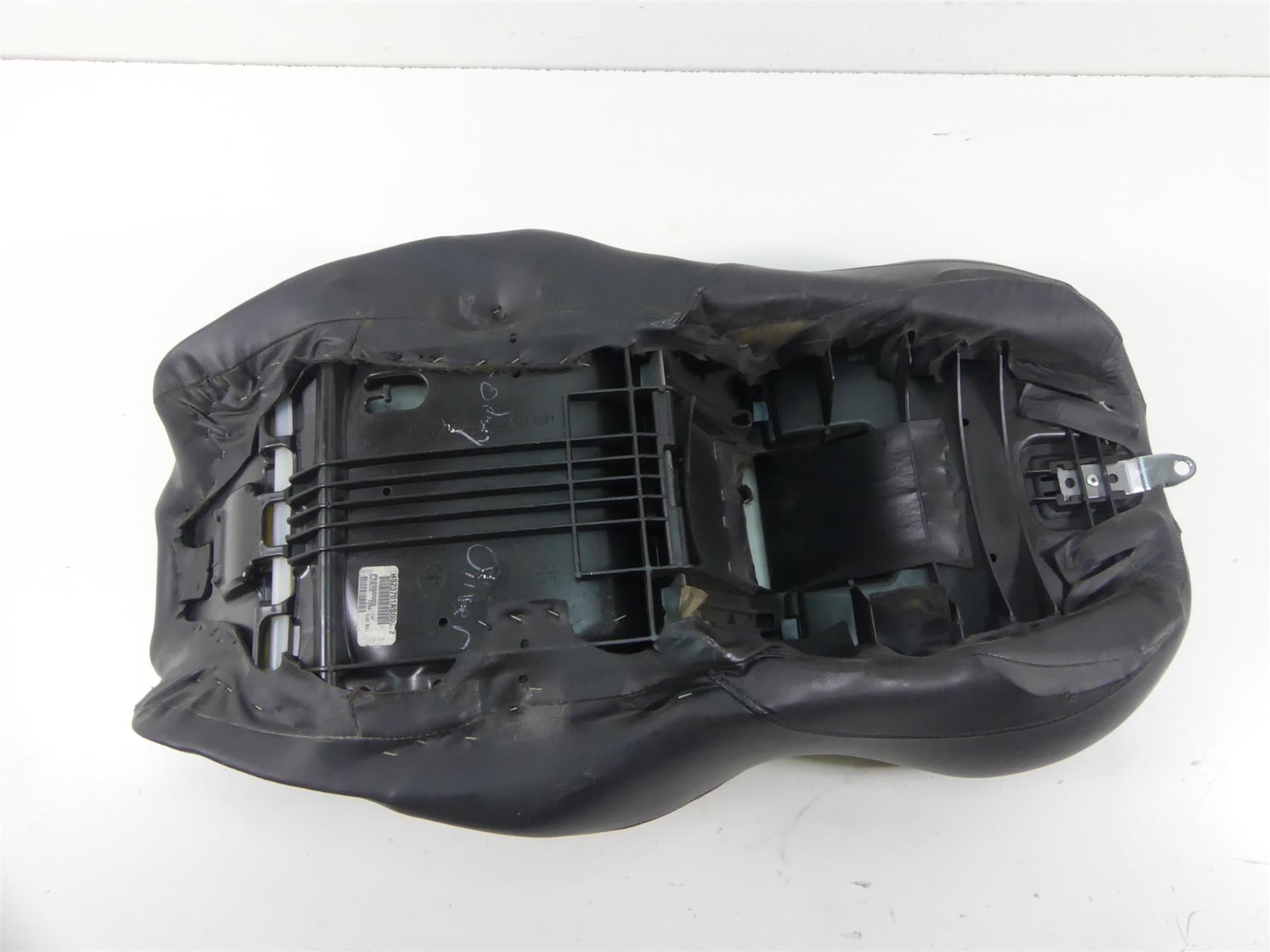 2012 Harley Touring FLHX Street Glide Hammock Rider Passenger Seat 52000003 {{ shop.shopifyCountryName }} - Mototech271