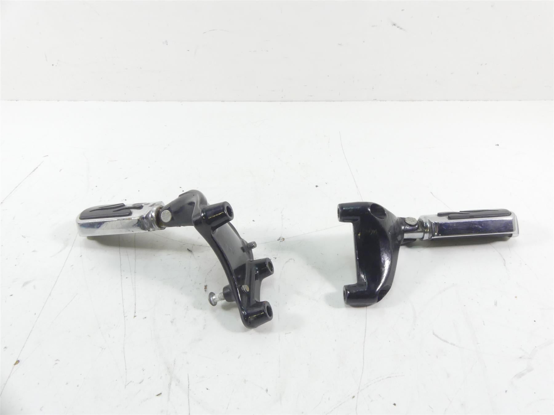 2014 Harley Sportster XL1200 C Rear Passenger Footpeg Set 49314-04 49315-04 {{ shop.shopifyCountryName }} - Mototech271