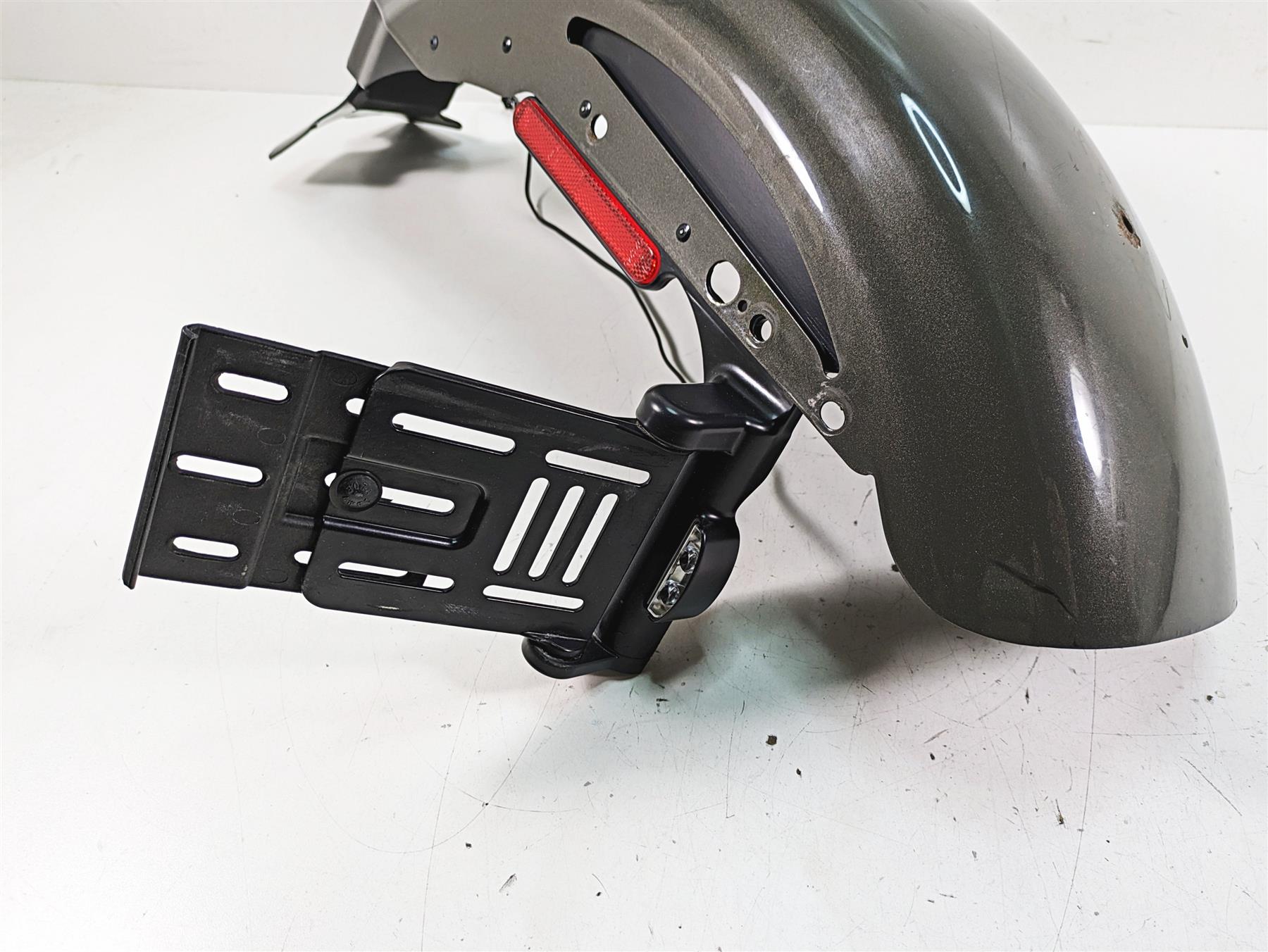 2019 Harley XL883N Sportster Iron Rear Fender & Side Plate Holder 59865-10 {{ shop.shopifyCountryName }} - Mototech271