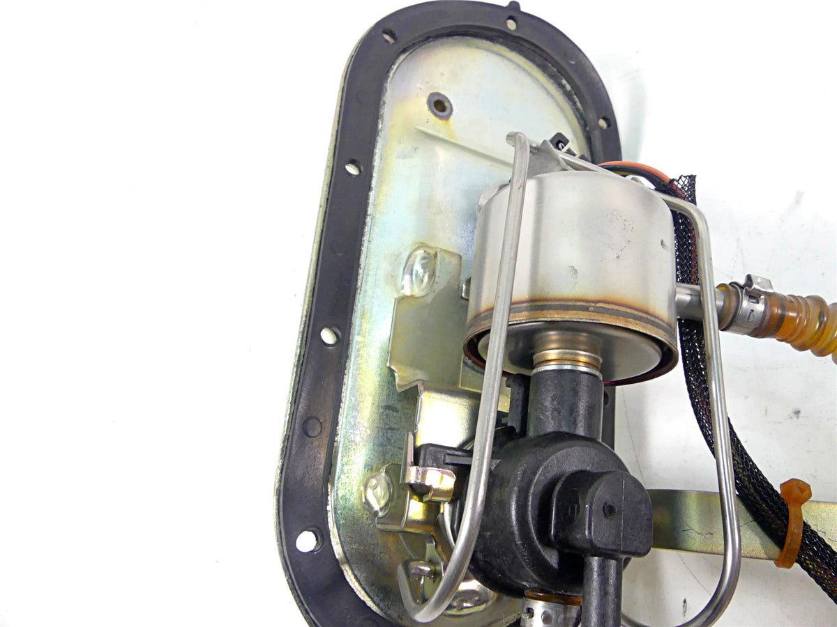 2007 Harley Touring FLHRSE CVO Road King Fuel Gas Petrol Pump 75127-06 {{ shop.shopifyCountryName }} - Mototech271