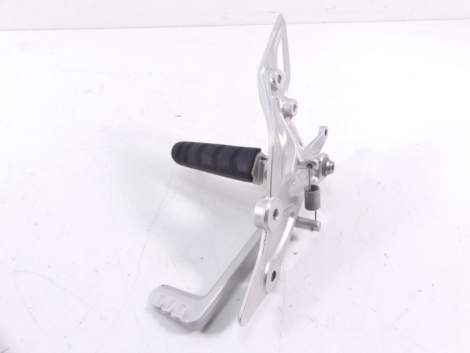 2016 BMW R1200R K53 Right Rider Footpeg & Brake Pedal 46718540797 {{ shop.shopifyCountryName }} - Mototech271