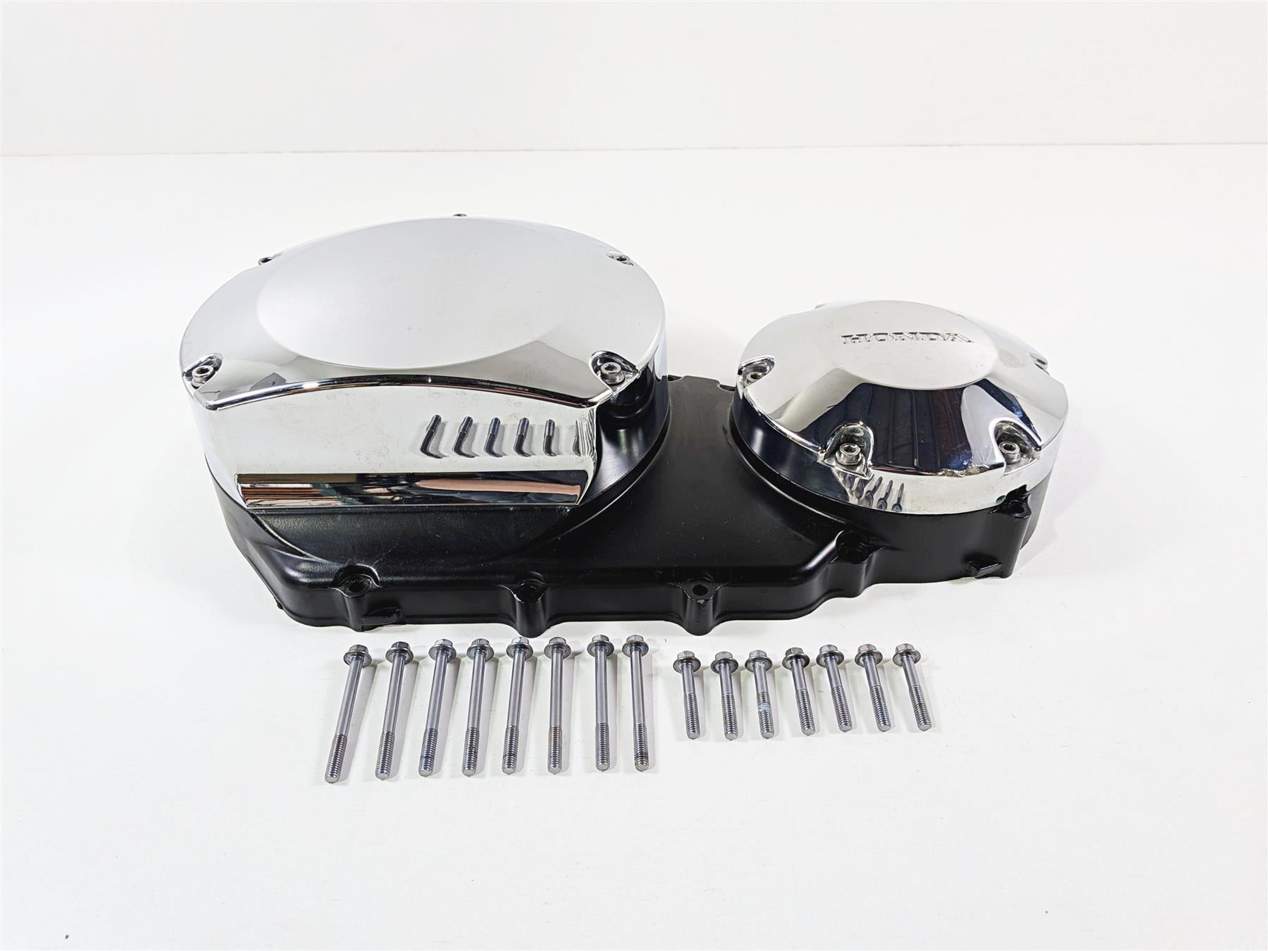 2010 Honda VT1300 CR Stateline Right Side Engine Clutch Cover 11331-MFY-A00 {{ shop.shopifyCountryName }} - Mototech271