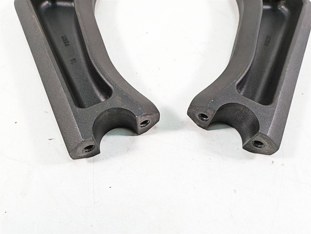 2016 Suzuki M109R VZR1800 Handlebar Holder Riser Set 56224-48G30 56225-48G30 {{ shop.shopifyCountryName }} - Mototech271
