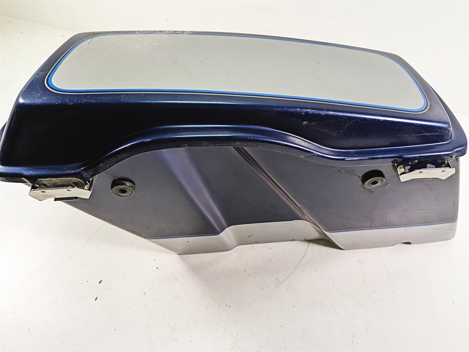 1999 Harley Touring FLHTC Electra Glide Left Saddle Bag -Cracks 90753-93 {{ shop.shopifyCountryName }} - Mototech271