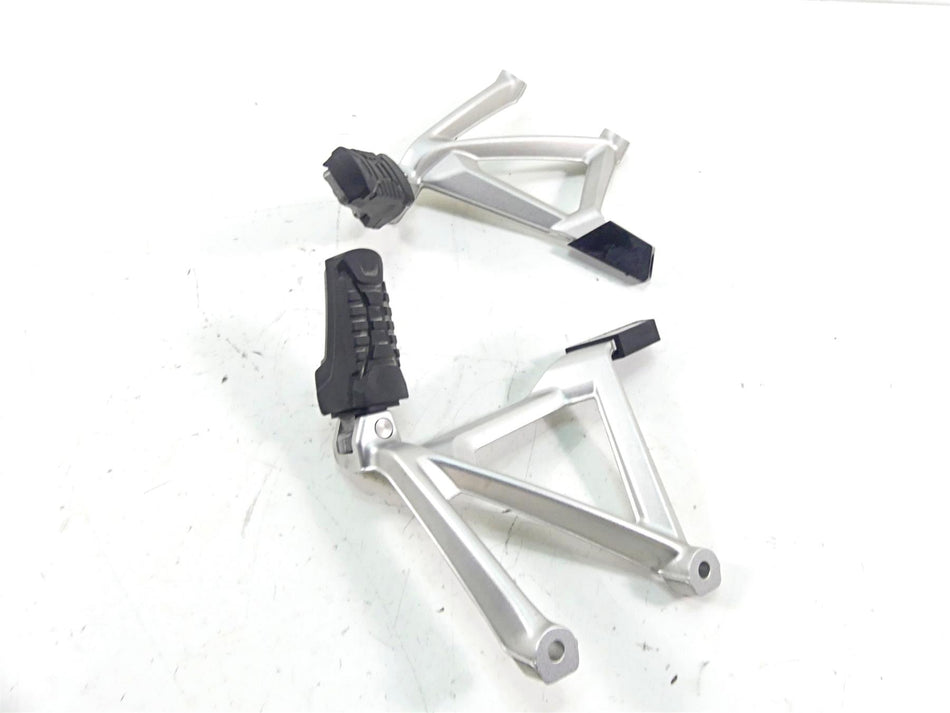2015 BMW R1200GS GSW K50 Rear Passenger Footpeg Vario Case Set 46718526741 {{ shop.shopifyCountryName }} - Mototech271