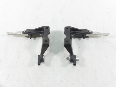 2013 Yamaha VMX17 V-Max 1700 Rear Passenger Footpeg Set - Read 2S3-27430-00-00 {{ shop.shopifyCountryName }} - Mototech271