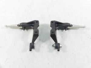 2013 Yamaha VMX17 V-Max 1700 Rear Passenger Footpeg Set - Read 2S3-27430-00-00