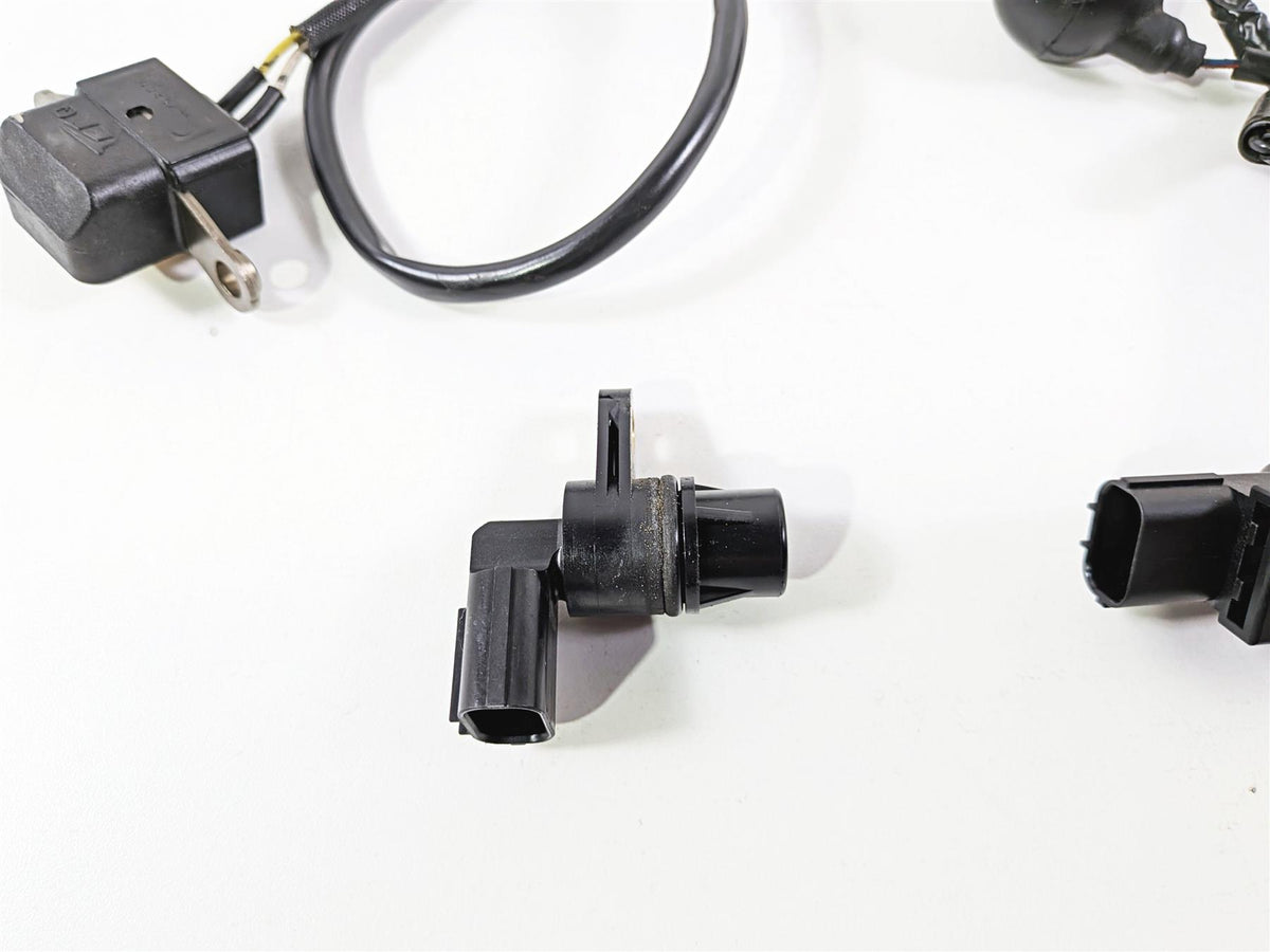2017 Honda CBR600RR PC40 Knock Timing Crank Position Oil Pressure Sensor Set {{ shop.shopifyCountryName }} - Mototech271