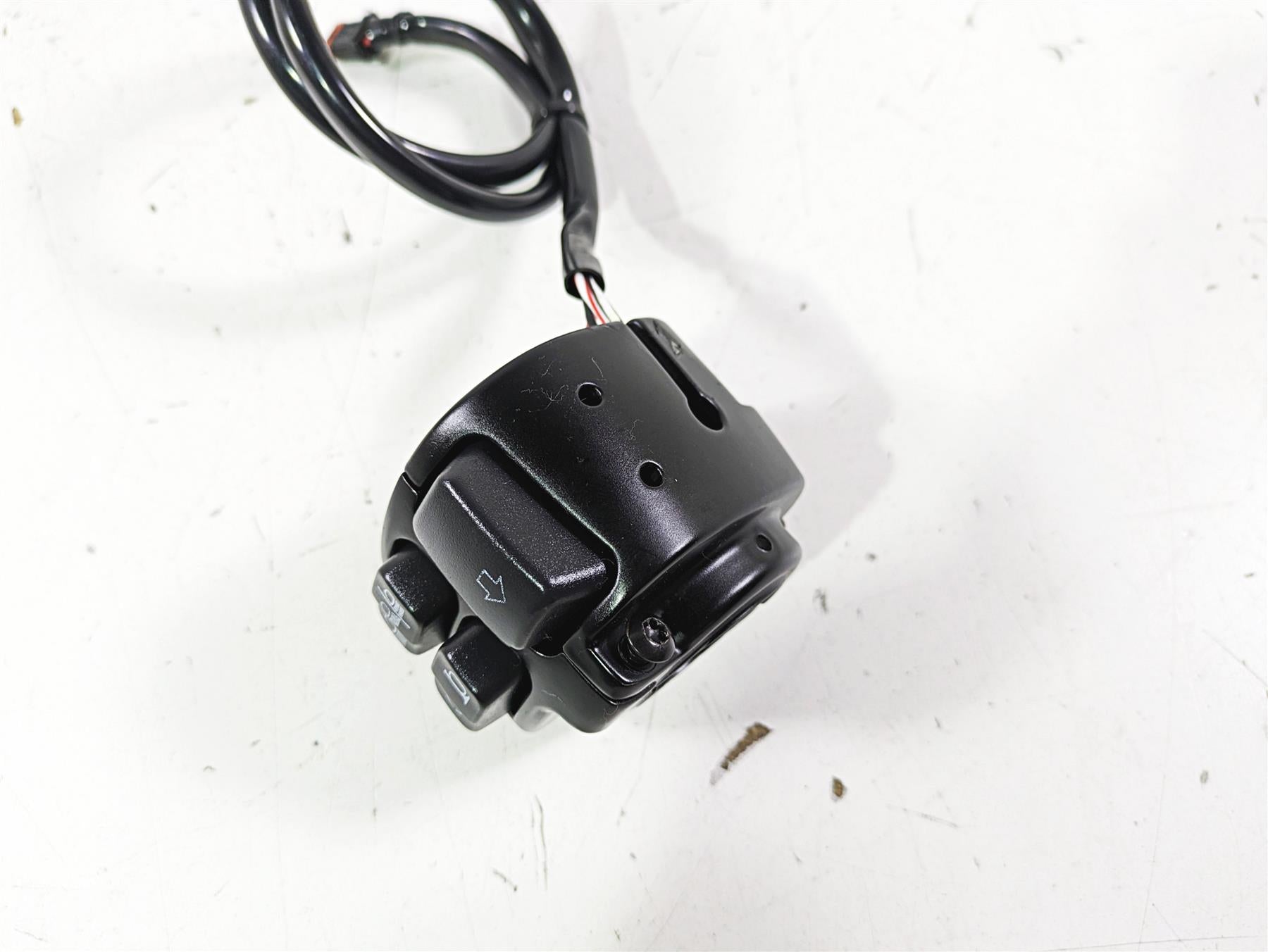 2021 Harley Softail FLSL Slim Left Hand Control Switch 71500292 {{ shop.shopifyCountryName }} - Mototech271