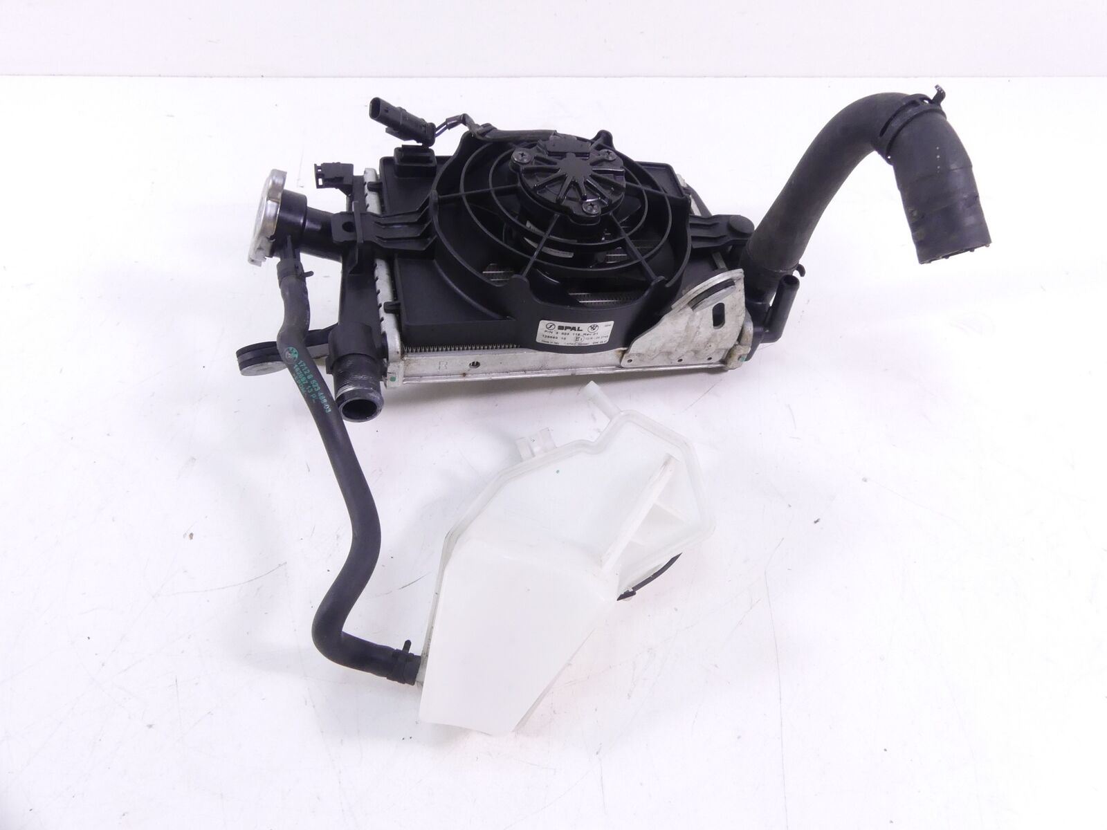 2016 BMW R1200 RT RTW K52 Right Radiator Fan Hoses Reservoir 17118546416 {{ shop.shopifyCountryName }} - Mototech271