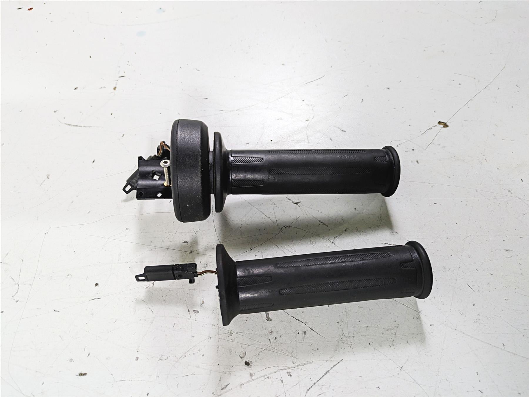 2014 BMW R1200 RT RTW K52 Heated Grips E-Throttle Control Set 61318522472 {{ shop.shopifyCountryName }} - Mototech271
