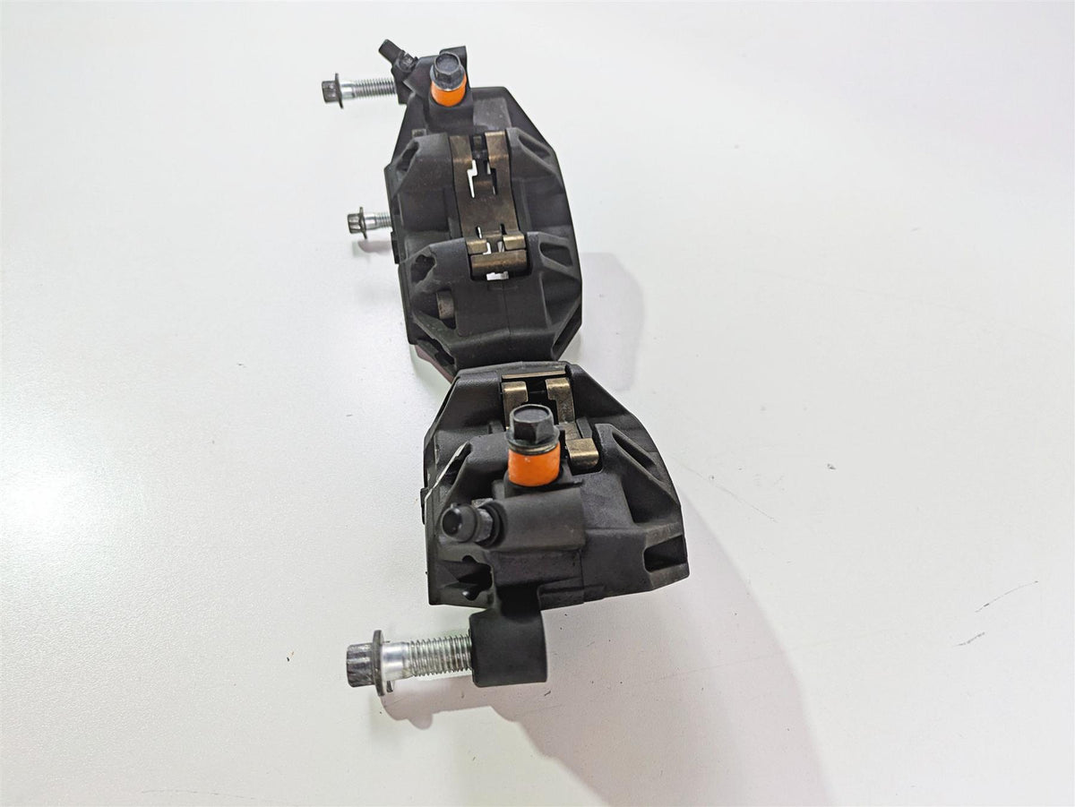 2009 Harley XR1200 Sportster Front Brake Caliper Set 42943-08 42944-08 {{ shop.shopifyCountryName }} - Mototech271