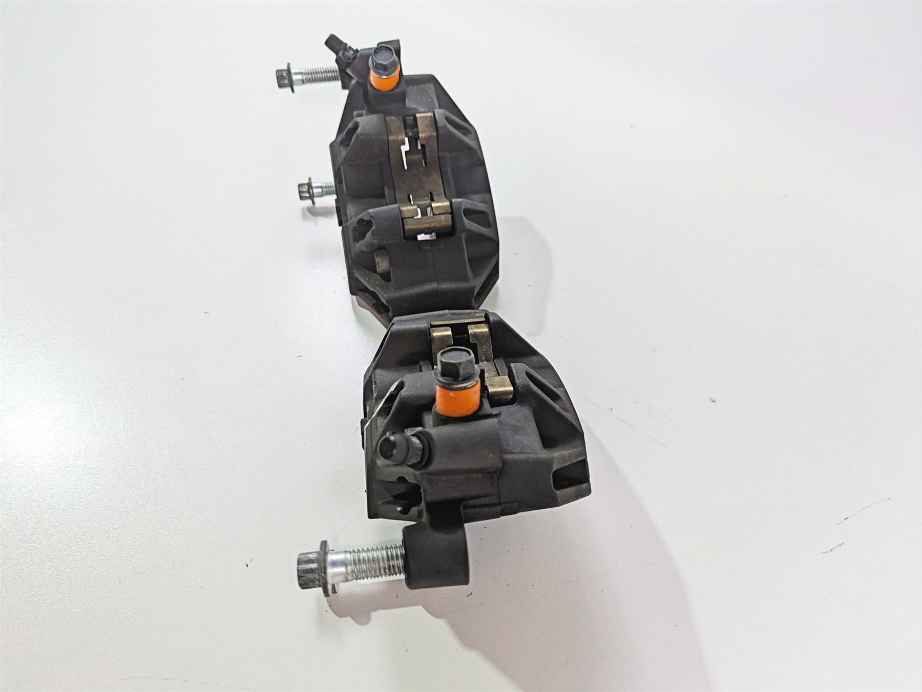 2009 Harley XR1200 Sportster Front Brake Caliper Set 42943-08 42944-08 {{ shop.shopifyCountryName }} - Mototech271