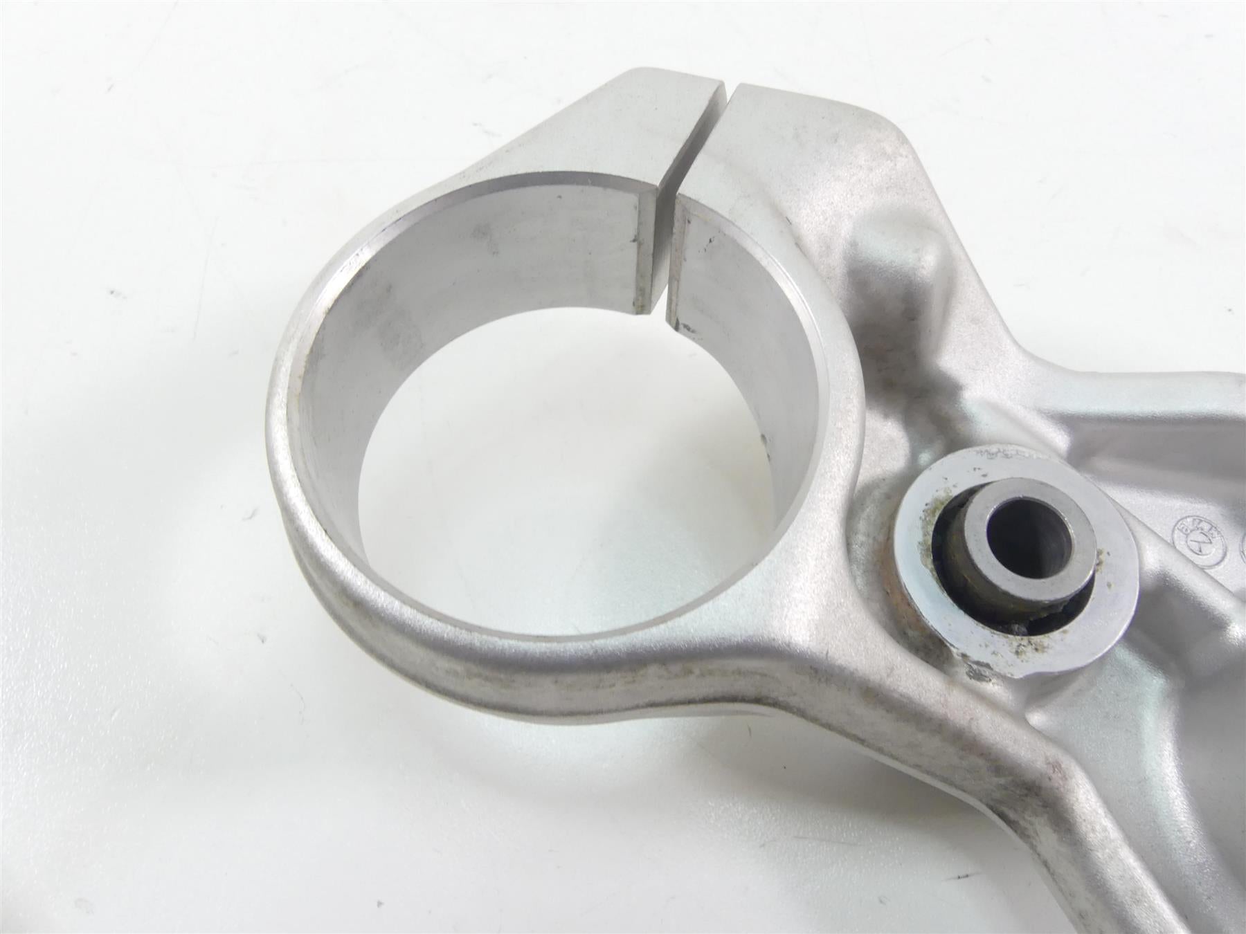 2016 BMW S1000XR K49 Upper Triple Tree Steering Clamp 31428554470 {{ shop.shopifyCountryName }} - Mototech271