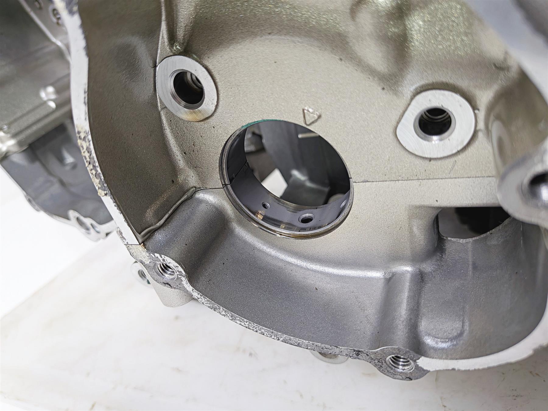 2016 Yamaha YZF R1 RN32 N527E Engine Motor Crank Case Crankcase Set 2CR-15100-17-00 {{ shop.shopifyCountryName }} - Mototech271