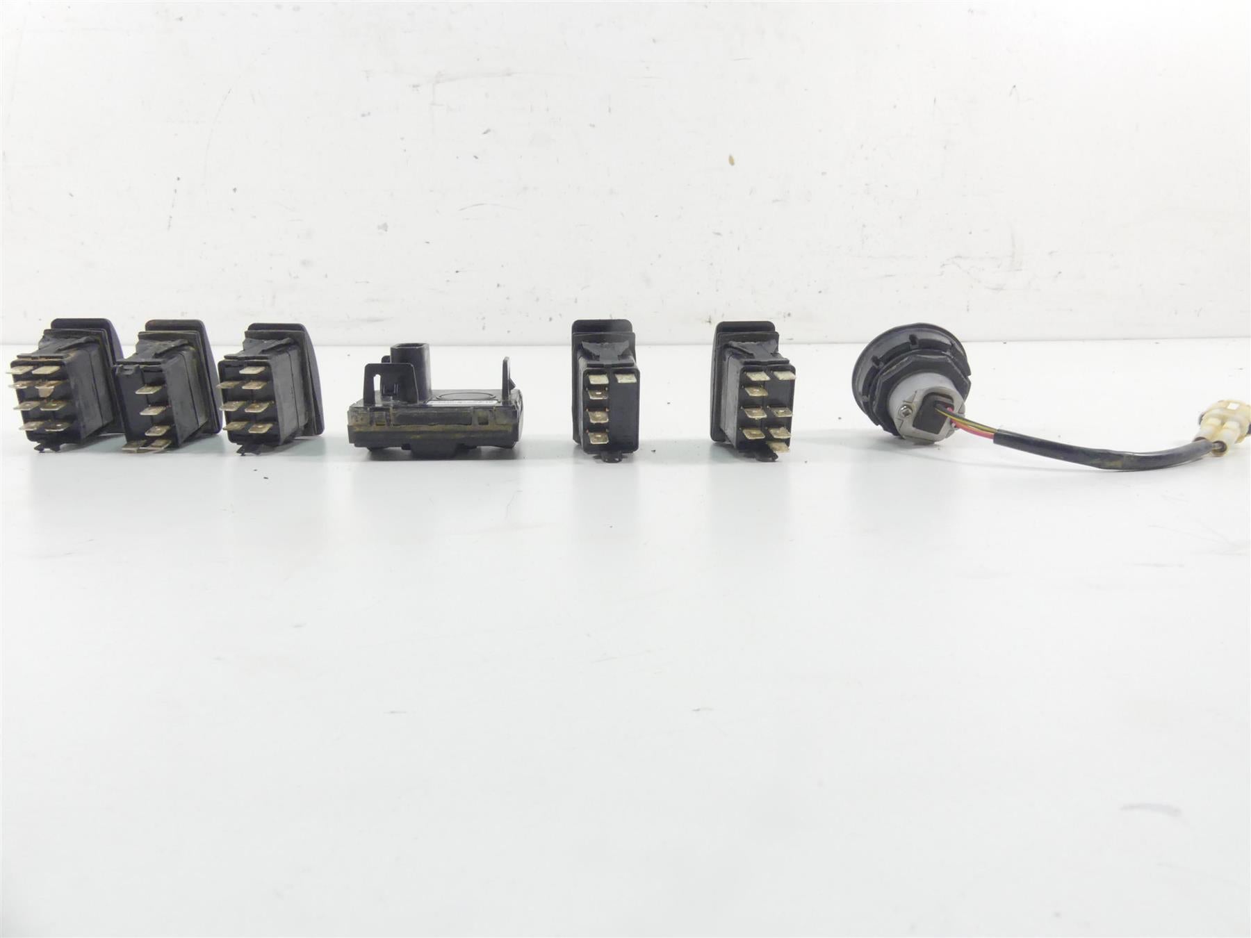 2020 Can Am Maverick X3 XMR Turbo RR Start Stop Light All Switch Set 710006059 {{ shop.shopifyCountryName }} - Mototech271
