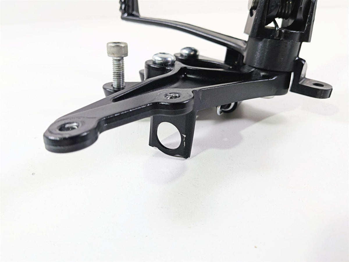 2024 Suzuki GSXR600 Right Front Footpeg Brake Pedal Set Rearset 43511-14J10 {{ shop.shopifyCountryName }} - Mototech271