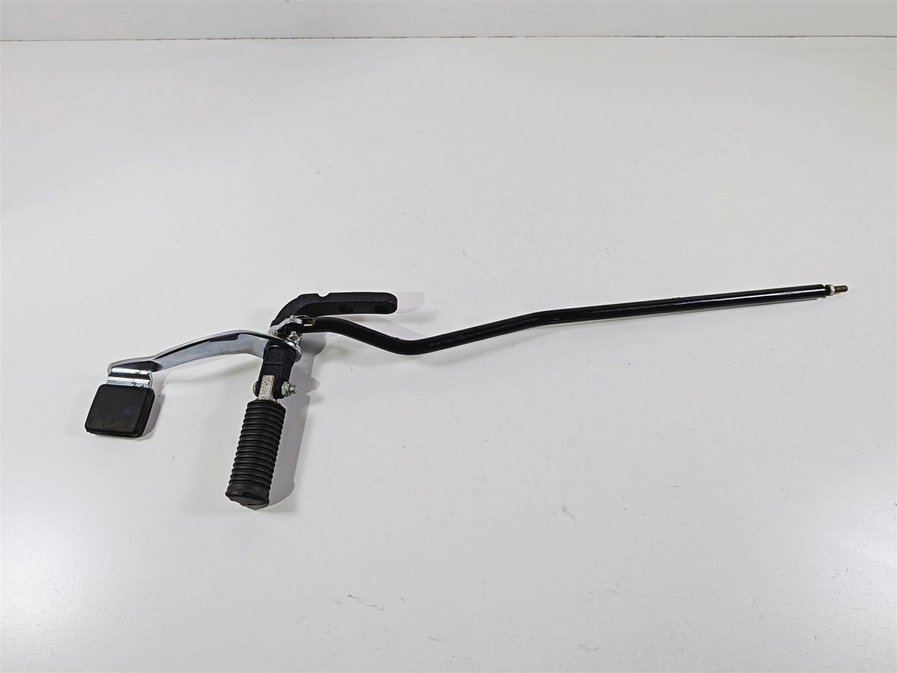 2011 Harley FXDF Dyna Fat Bob Front Right Forward Foot Peg & Br Pedal 42481-03A {{ shop.shopifyCountryName }} - Mototech271