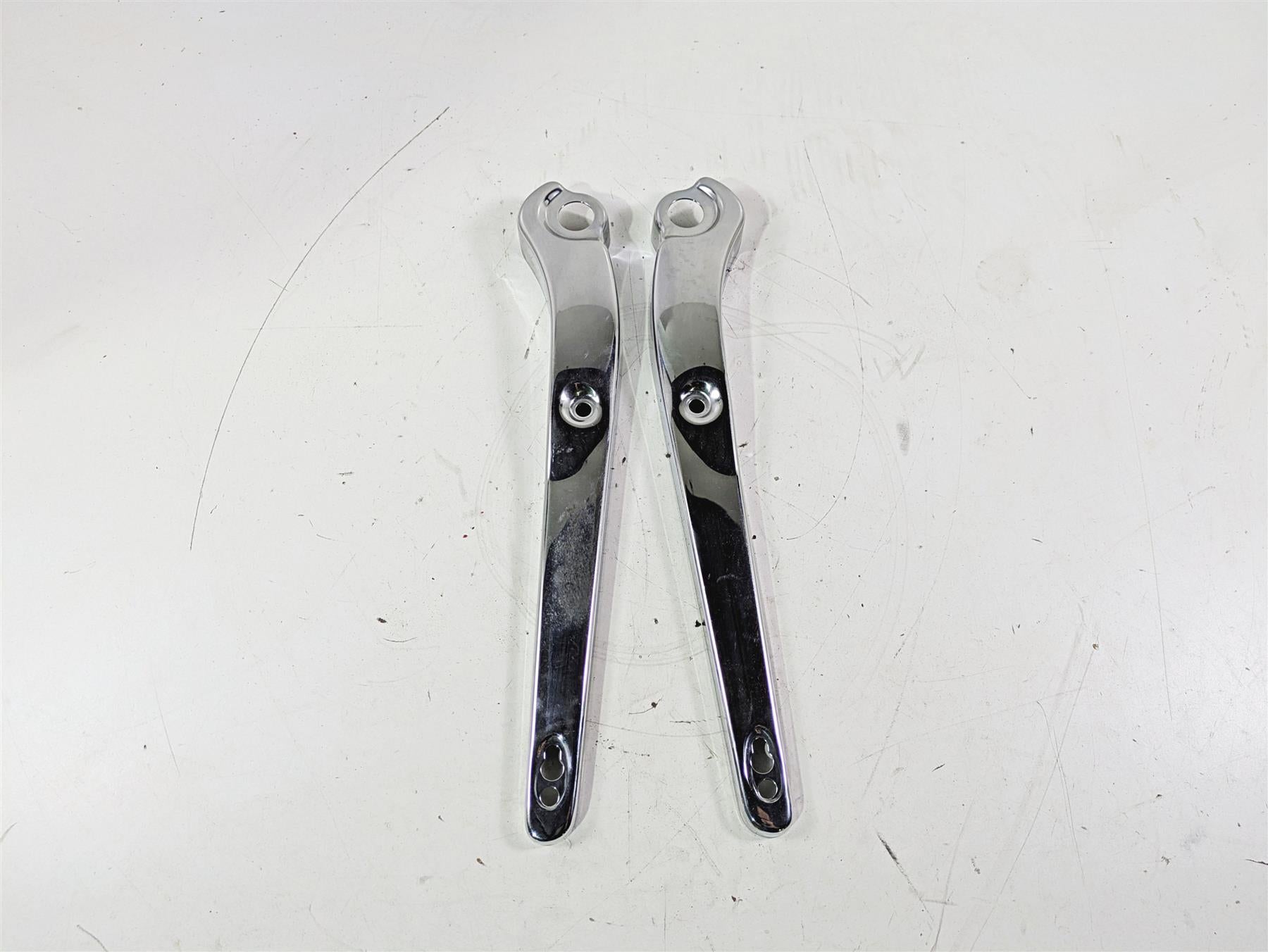 2011 Harley FXDC Dyna Super Glide Rear Fender Struts Braces 59138-06A 59171-06A