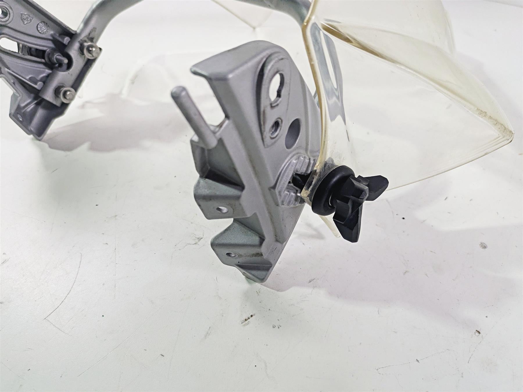 2010 BMW R1200GS K25 Windshield Wind Shield & Mount 46637702712 {{ shop.shopifyCountryName }} - Mototech271