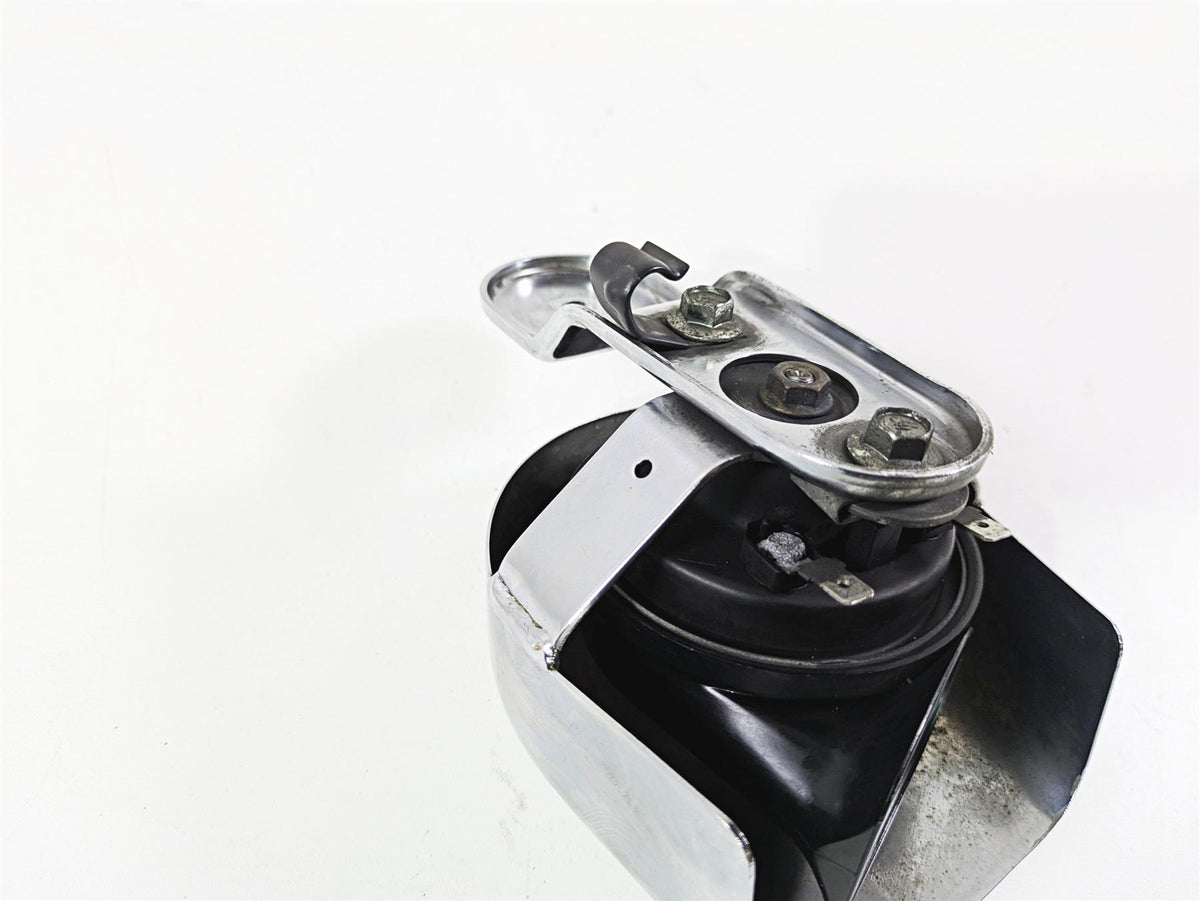 2004 Harley Softail FXSTDI Deuce Horn & Chrome Cover 61300478A 69060-90H {{ shop.shopifyCountryName }} - Mototech271