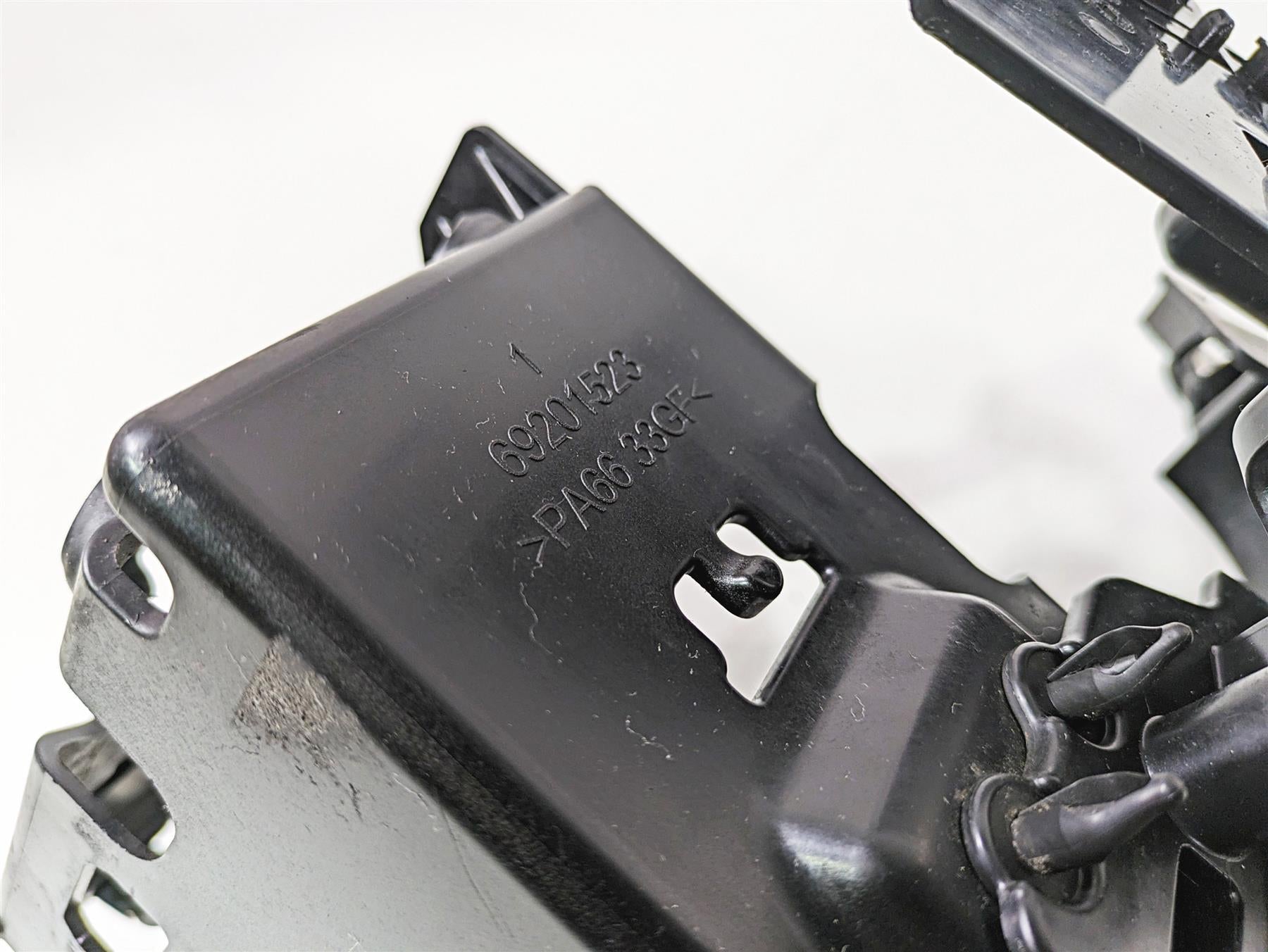 2021 Harley Softail FLSL Slim Electrical Carrier Plastic Set 69201523 69201632 {{ shop.shopifyCountryName }} - Mototech271