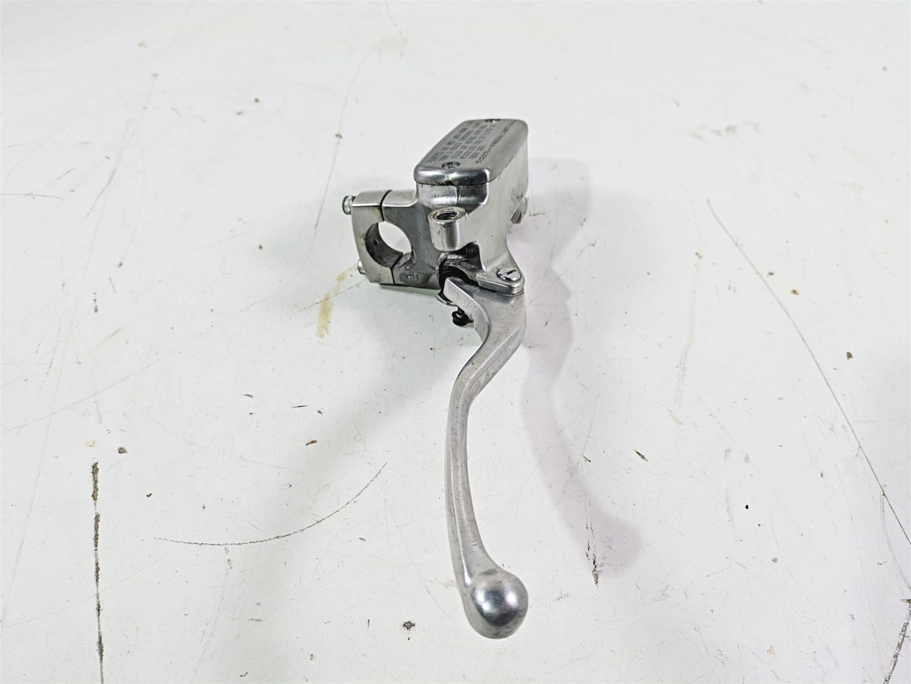 2002 Honda V-Twin VTX1800 C Front Brake Master Cylinder 45510-MZ0-A41 {{ shop.shopifyCountryName }} - Mototech271
